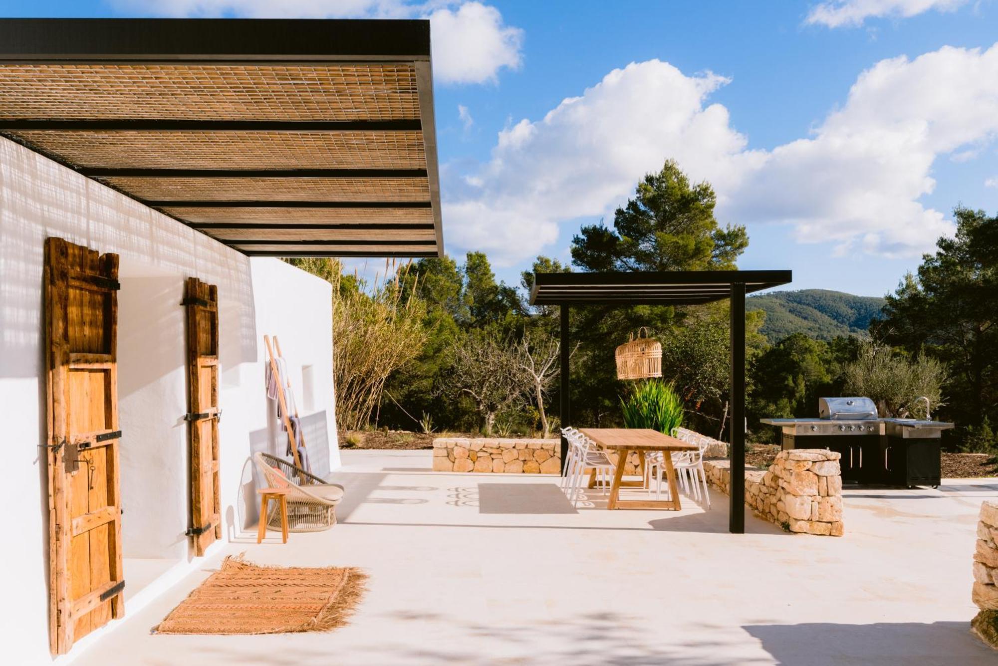Es Pujolet Renovada 100 Porcien Un Refugio De Paz En El Corazon De Ibiza Piscina Ac Diseno Tranquilidad El Verdadero Ibiza Villa *