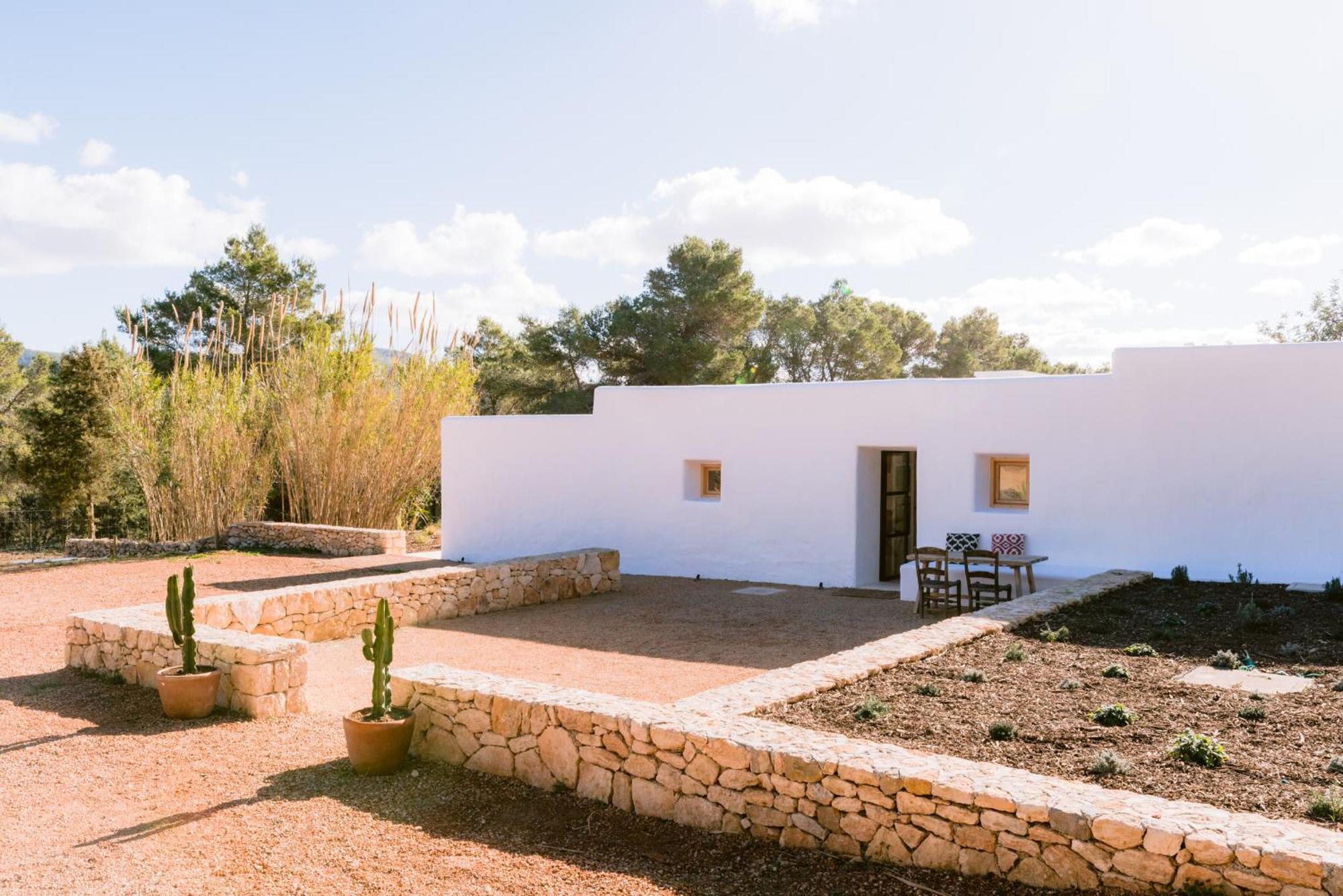 Es Pujolet Renovada 100 Porcien Un Refugio De Paz En El Corazon De Ibiza Piscina Ac Diseno Tranquilidad El Verdadero Ibiza Villa Sant Joan De Labritja
