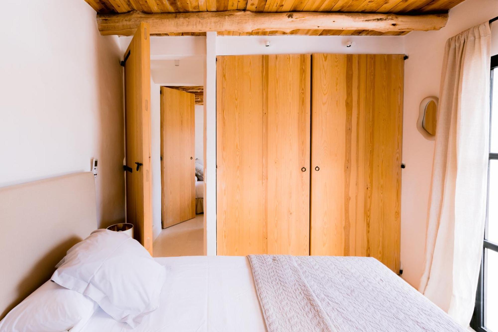 Es Pujolet Renovada 100 Porcien Un Refugio De Paz En El Corazon De Ibiza Piscina Ac Diseno Tranquilidad El Verdadero Ibiza Villa