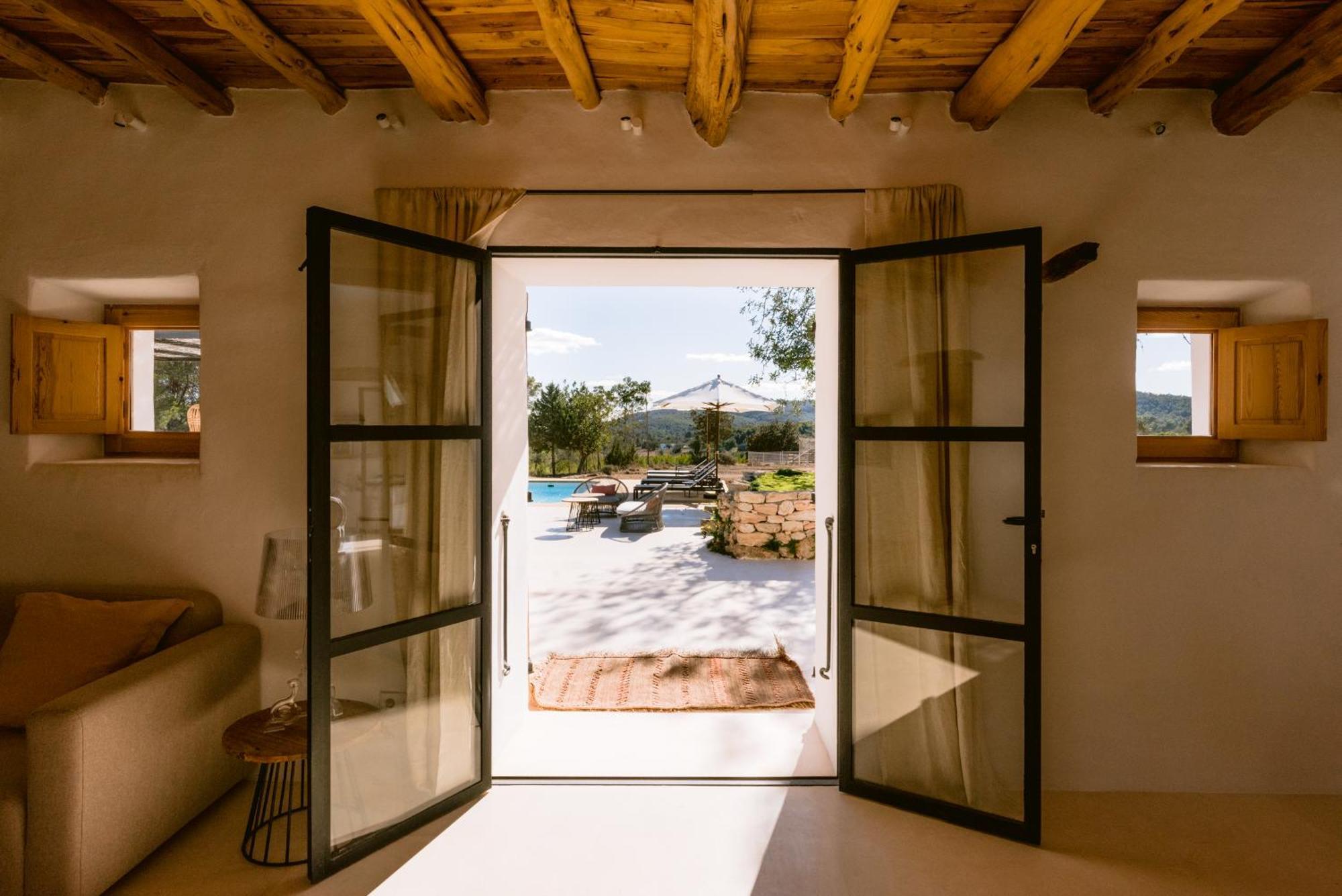 Es Pujolet Renovada 100 Porcien Un Refugio De Paz En El Corazon De Ibiza Piscina Ac Diseno Tranquilidad El Verdadero Ibiza *
