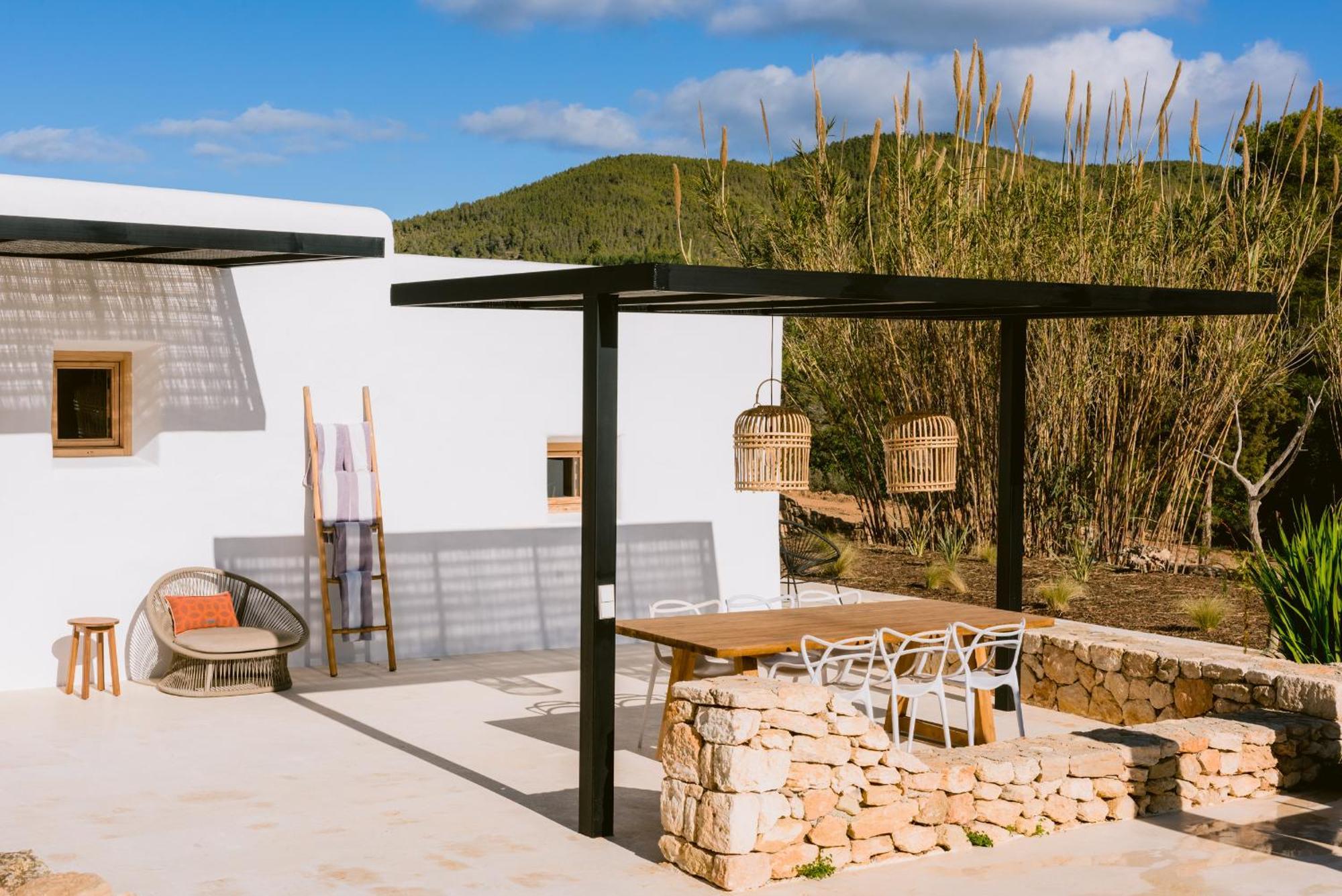 Es Pujolet Renovada 100 Porcien Un Refugio De Paz En El Corazon De Ibiza Piscina Ac Diseno Tranquilidad El Verdadero Ibiza *