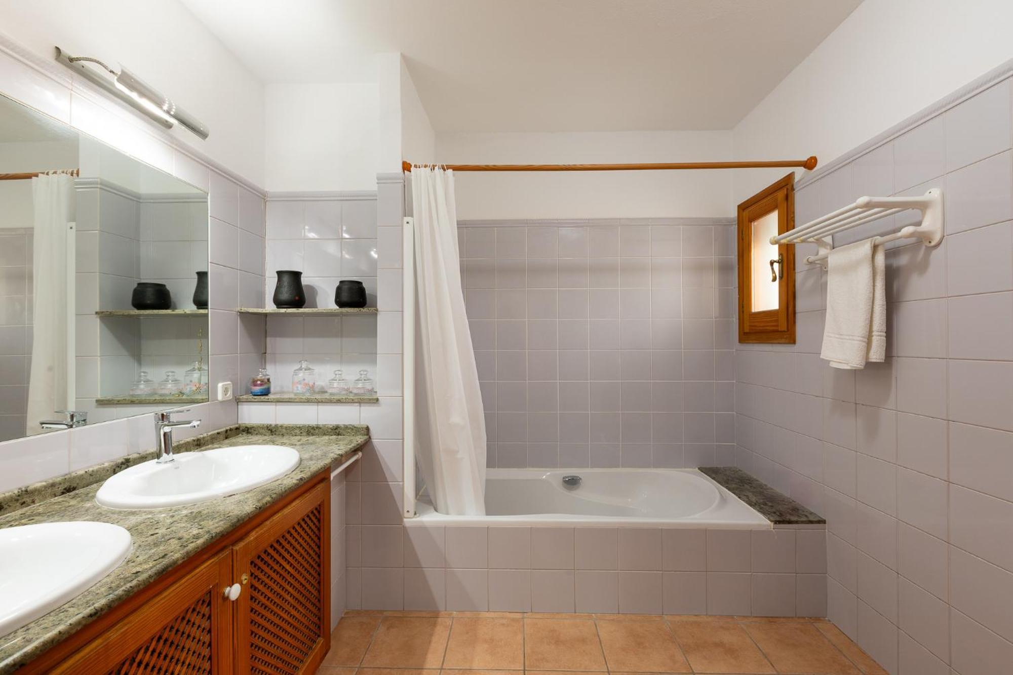 New! Bassetes Villa *