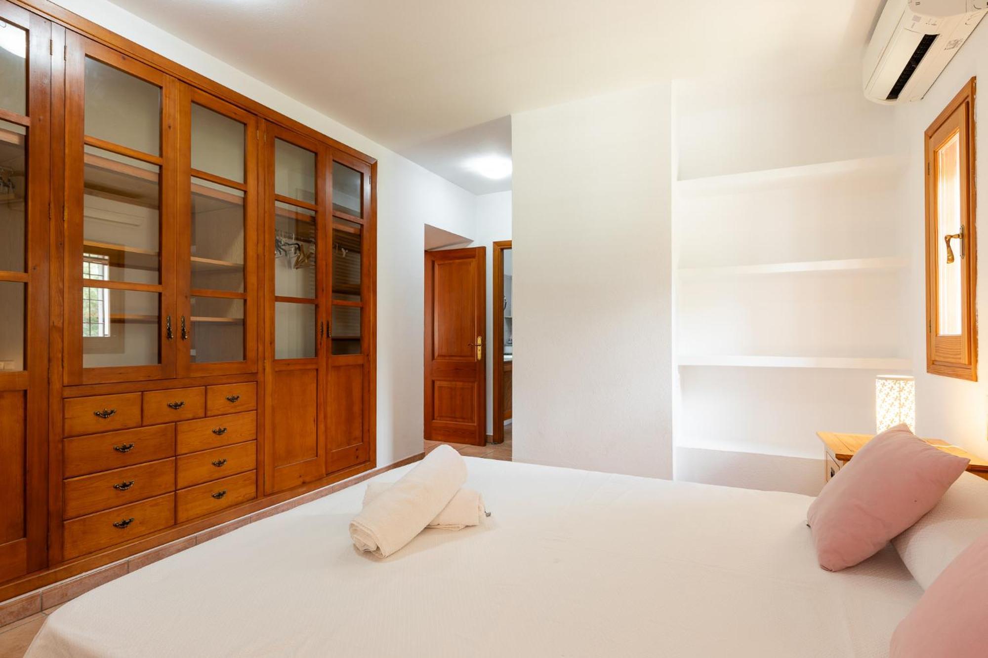 New! Bassetes Villa