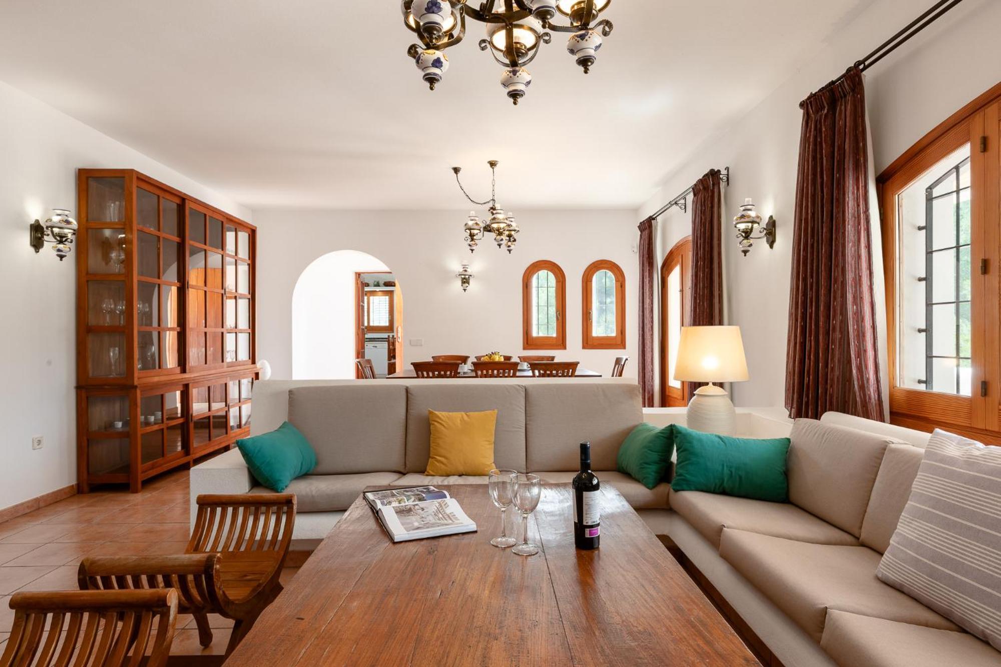 New! Bassetes Villa