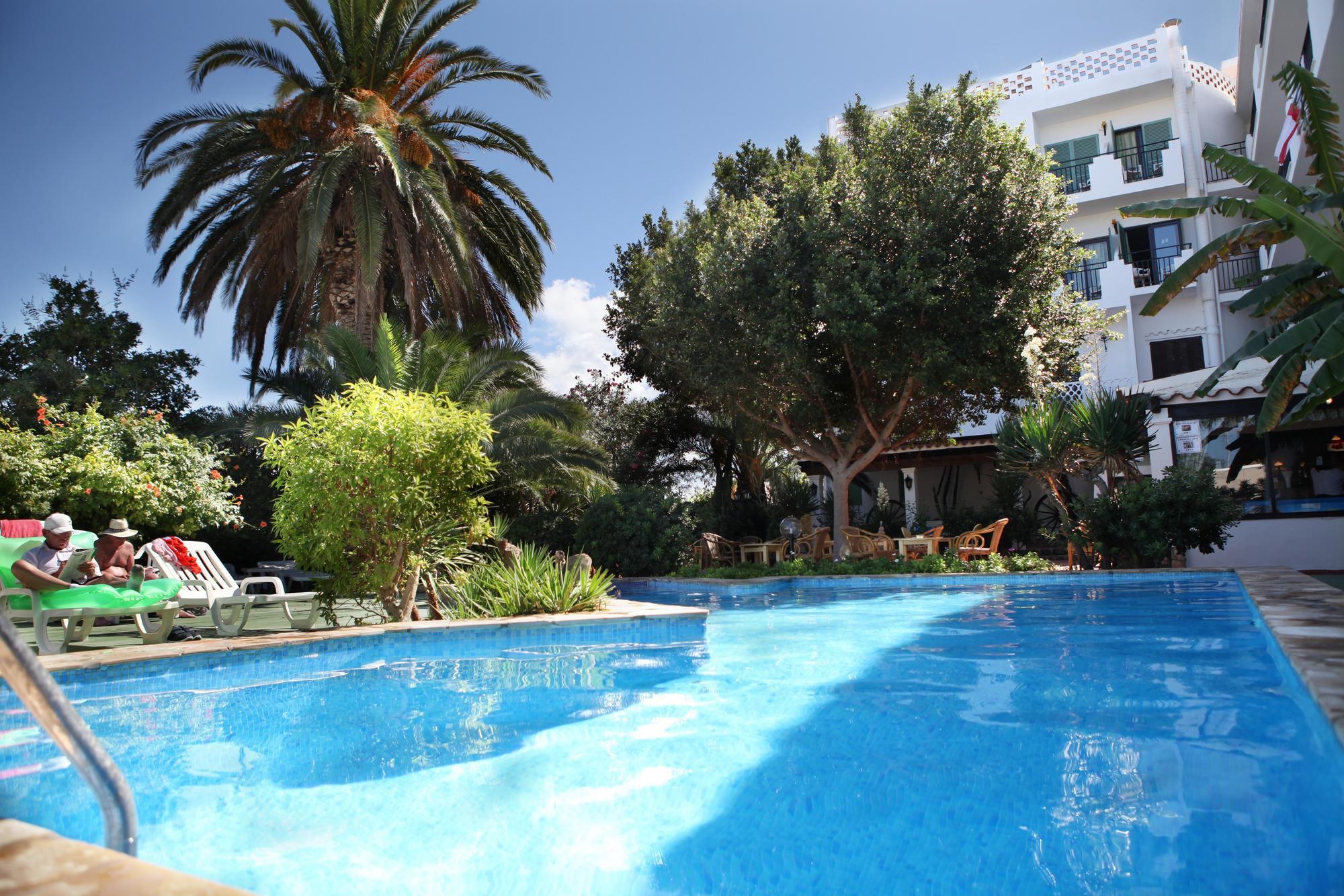 Azuline Galfi Hotel 2*
