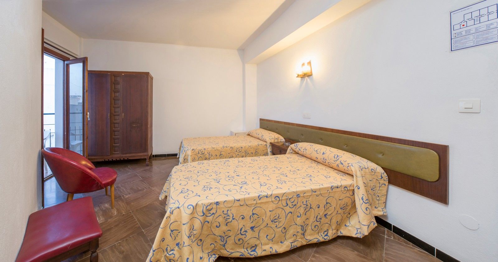 Alicante Hotel *