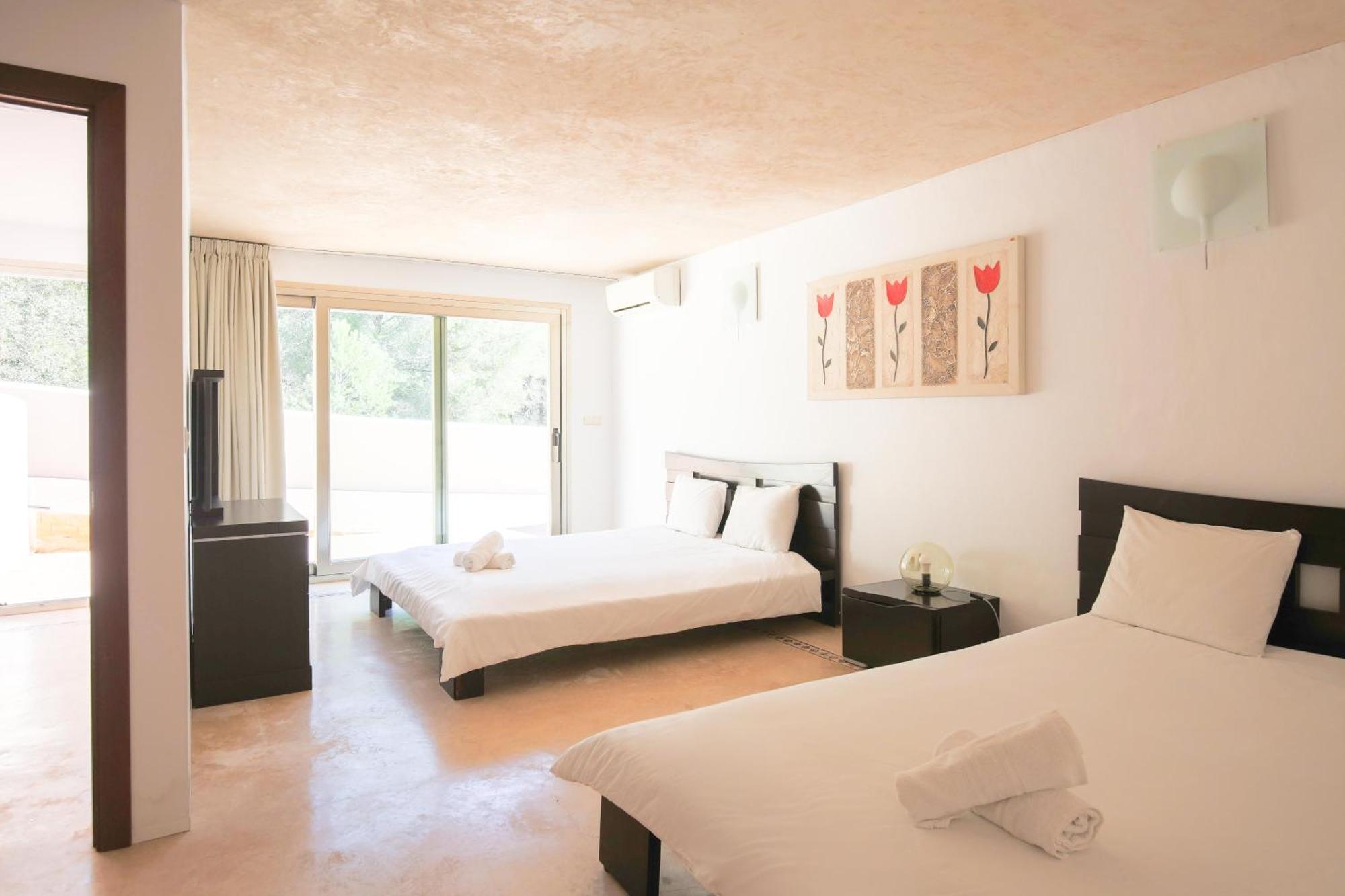 Private In Cala Llonga (Ibiza)