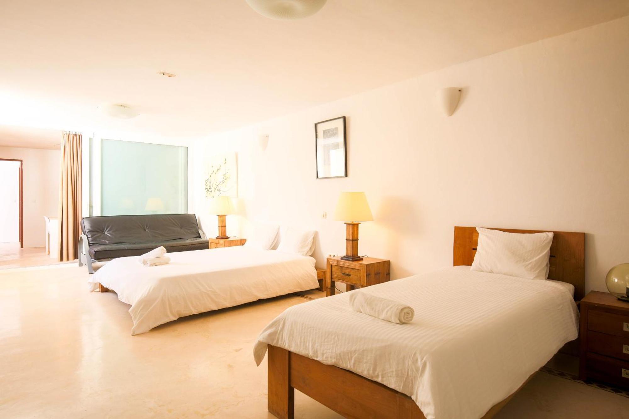 Private In Apartment *