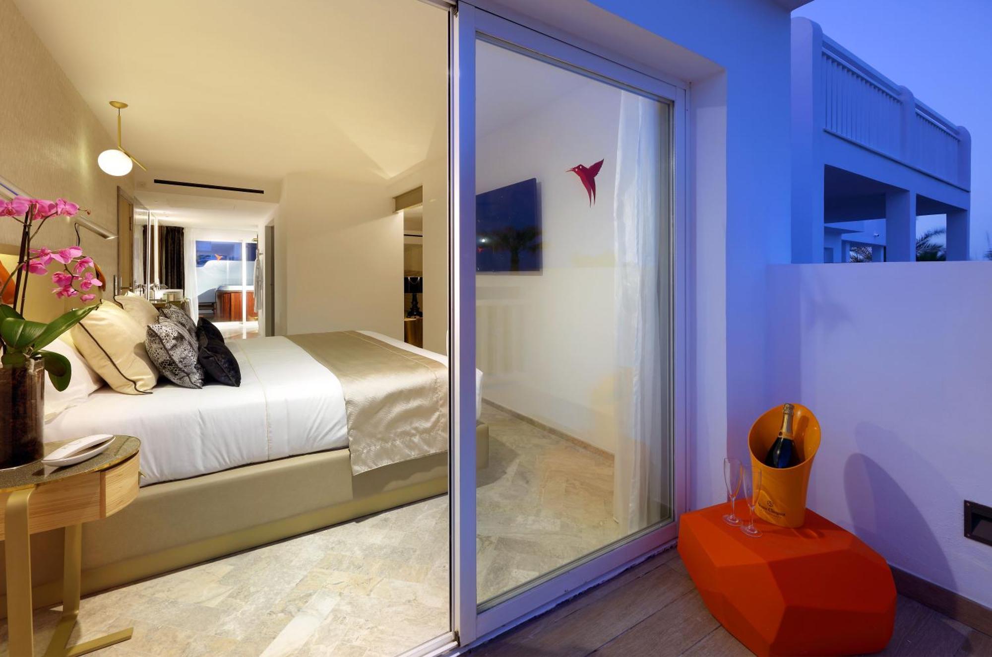 Hotel Ushuaia Ibiza - Adults Only - Club Entrance Included