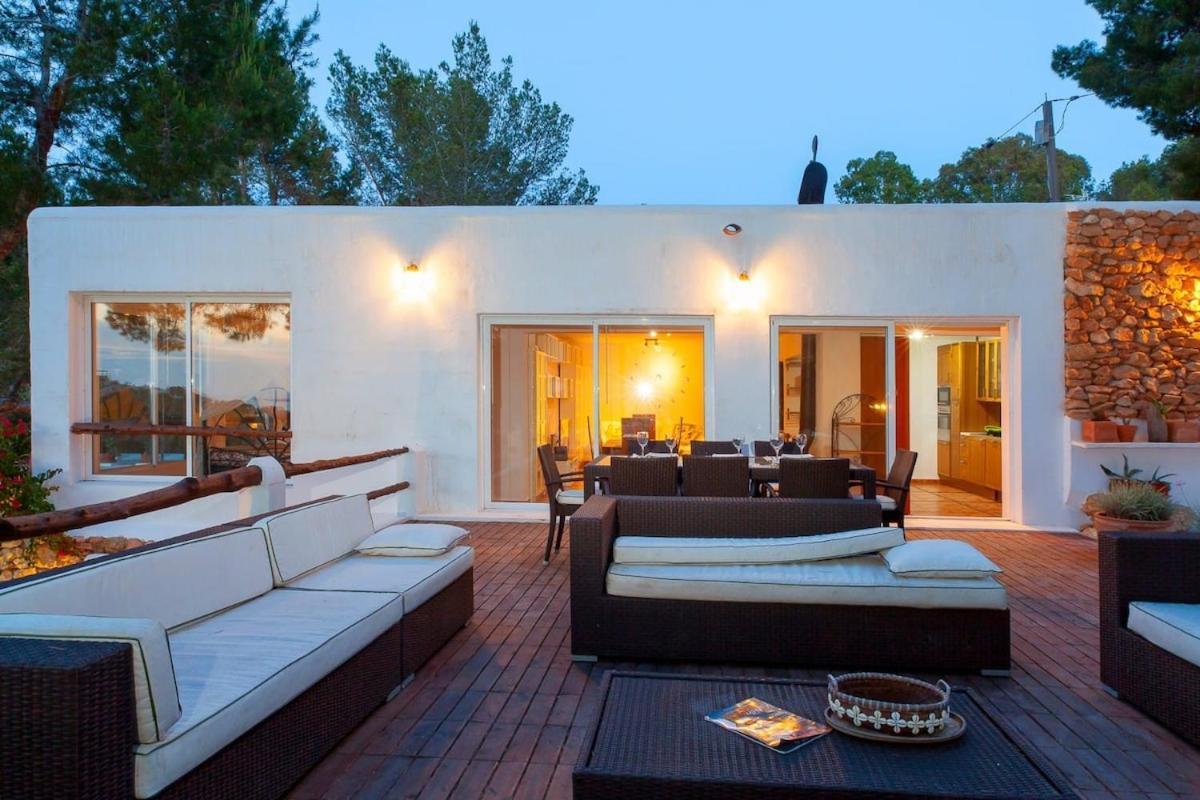 Classic For 12- Pool, Bbq, Big Exterior Area