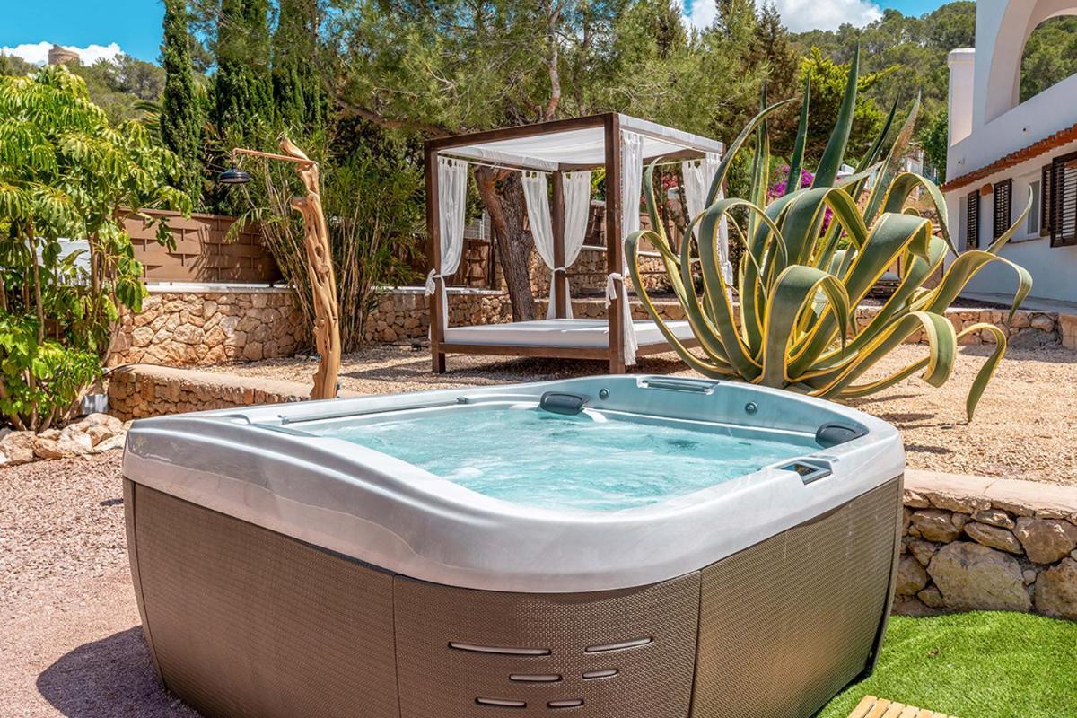 Sunset Lover Cala Comte/ Cala Tarida/ Cala Bassa Holiday home