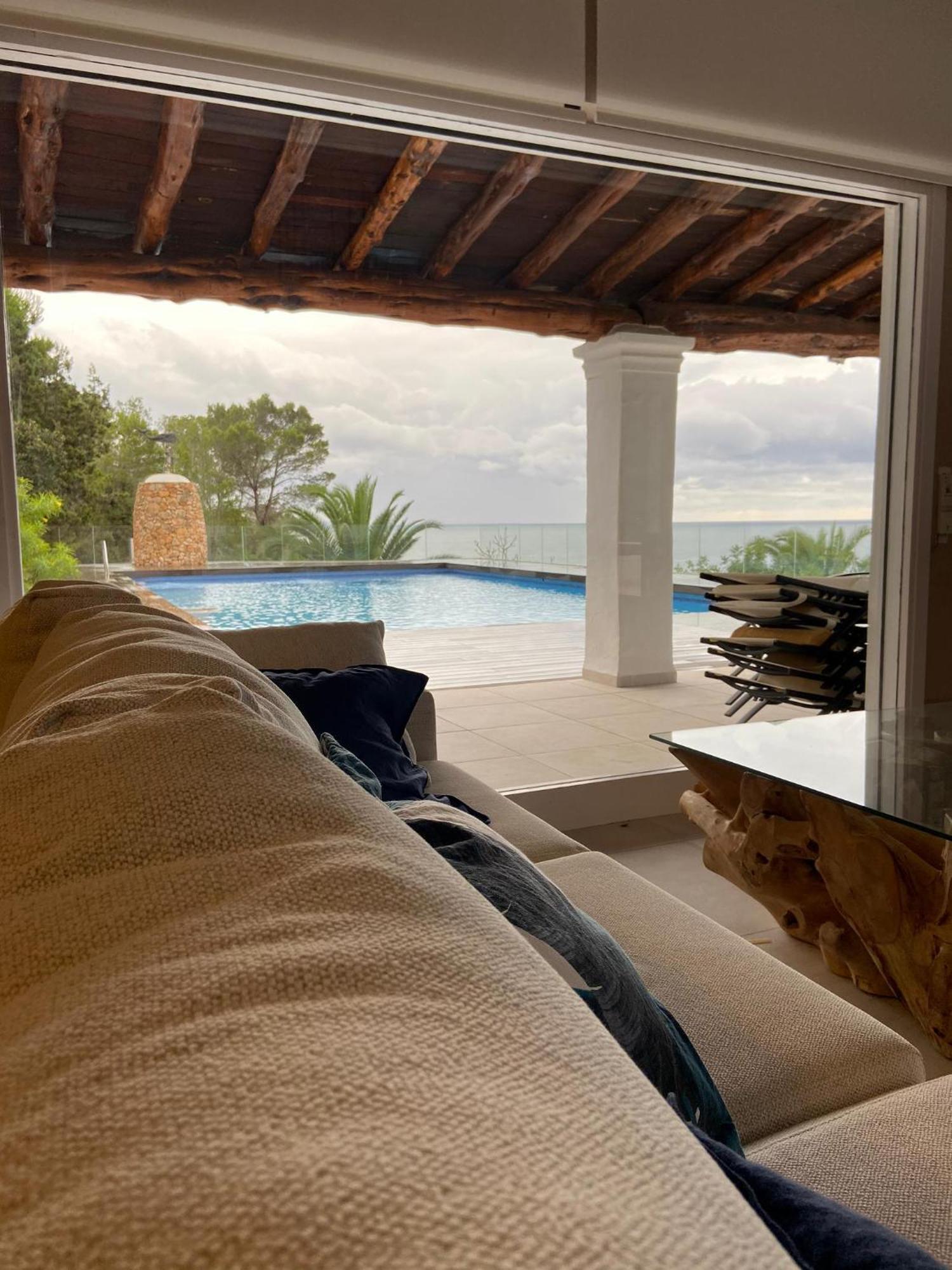 Goldi Con Vistas Al Mar