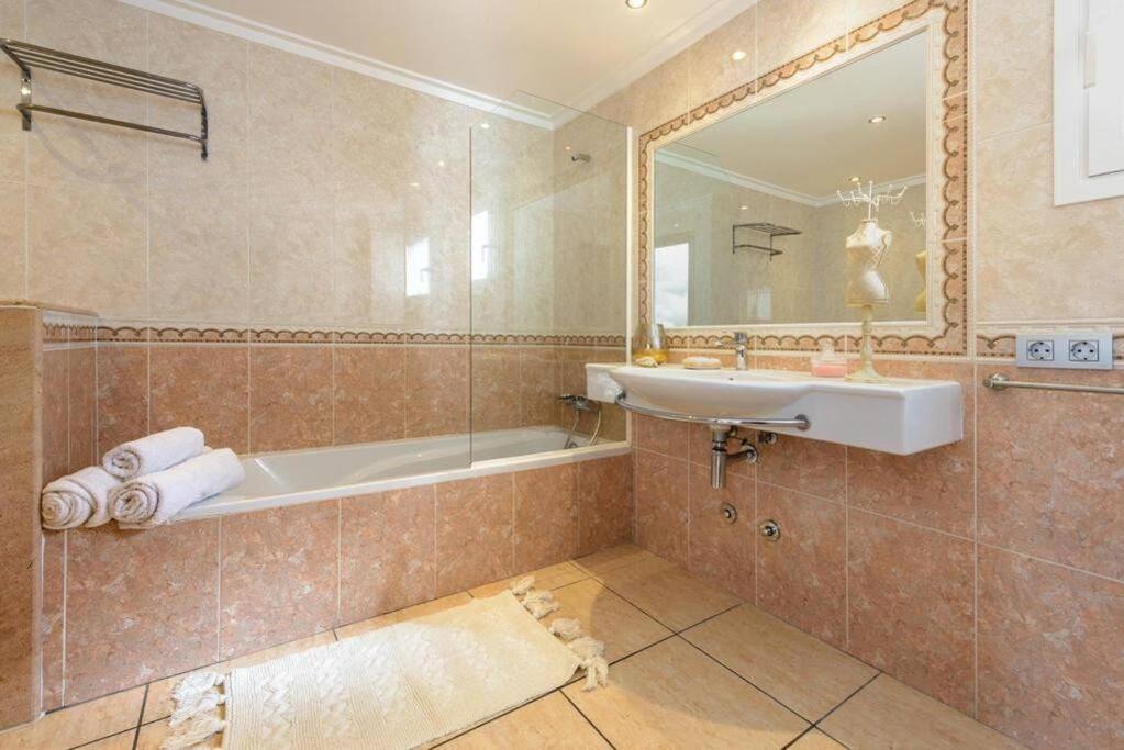 Villa By Ibiza With Pool, Sea Views Bbq Sant Josep de sa Talaia