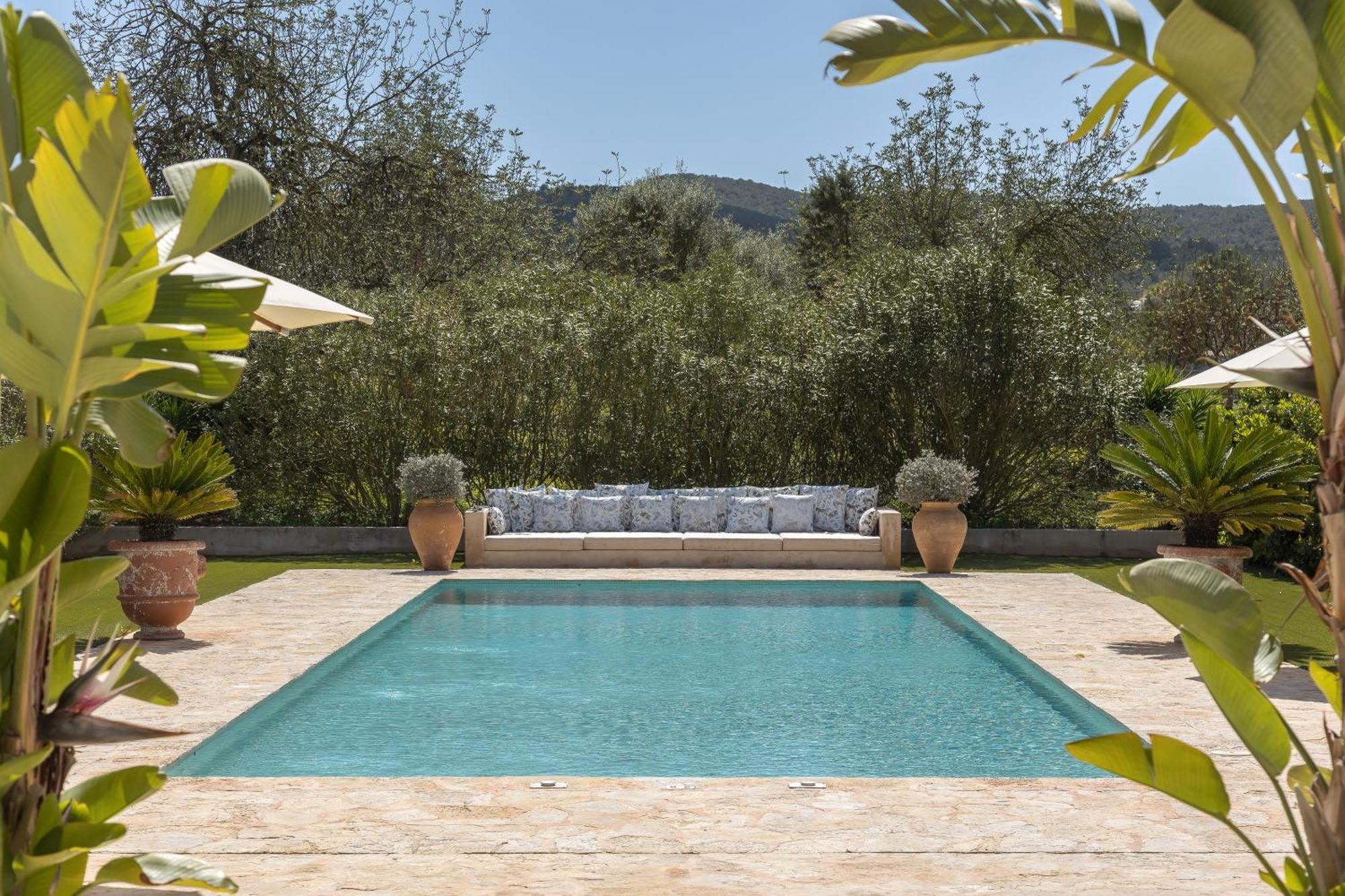 Elegant Blakstad In Ibizas Heart I 4 Bedrooms Private Pool Fenced Villa *