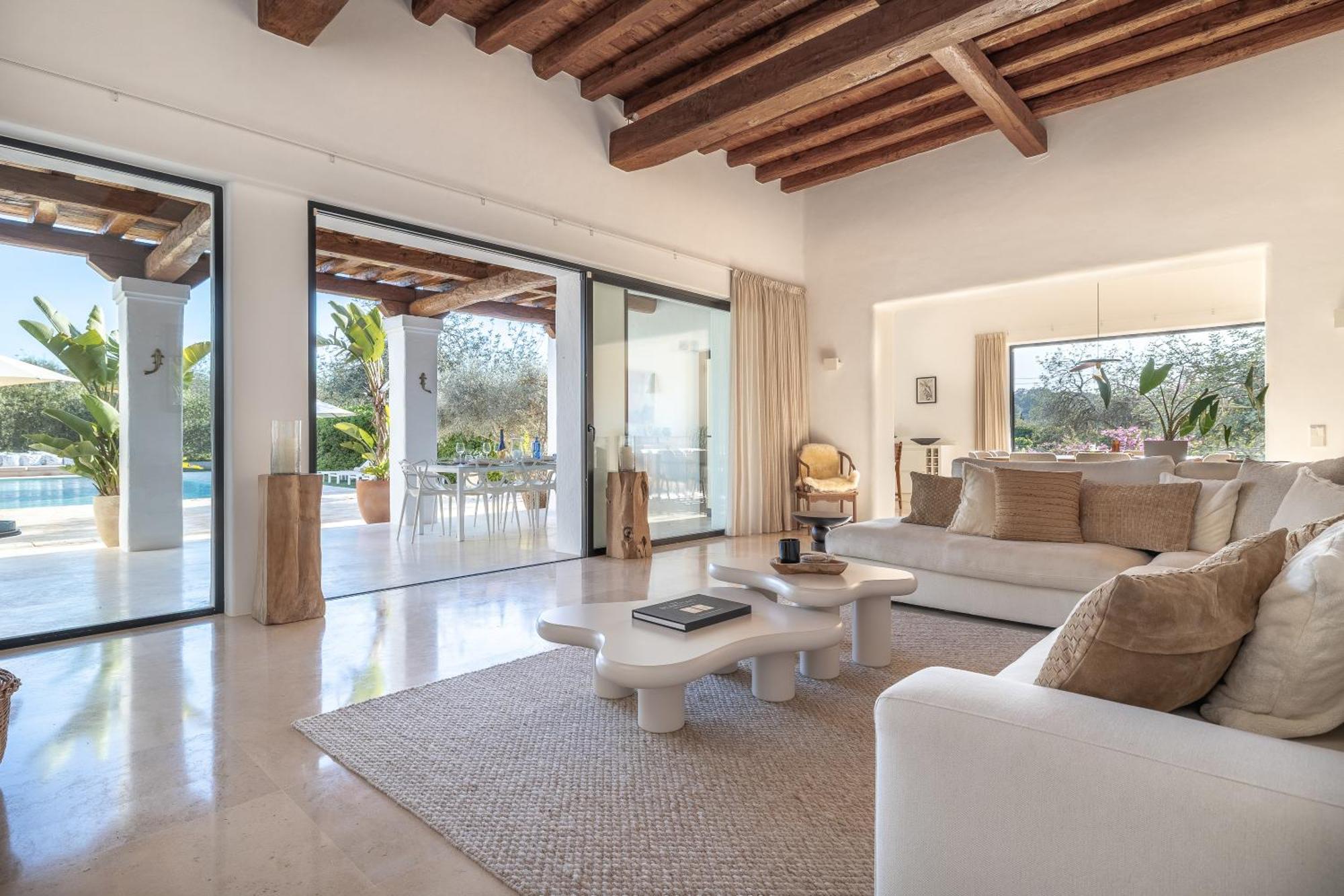 Villa Elegant Blakstad In Ibizas Heart I 4 Bedrooms Private Pool Fenced *