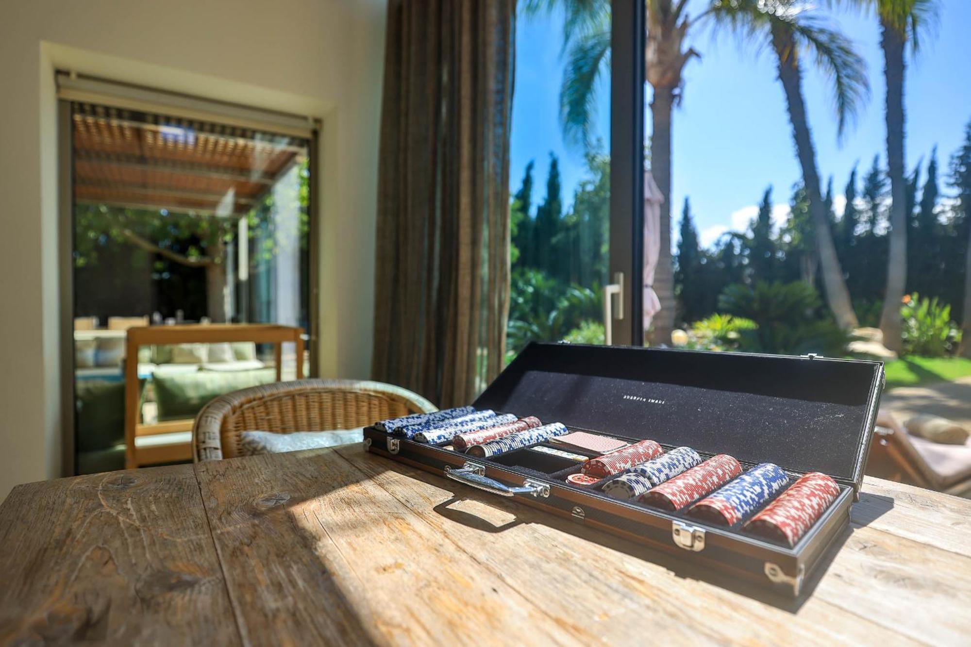 Cool By Eivillas *