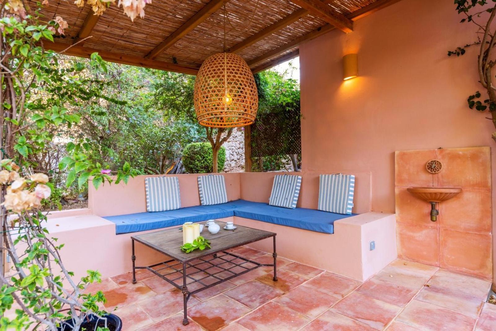 Torres Con Piscina Y Jardin, Santa Gertrudis Villa