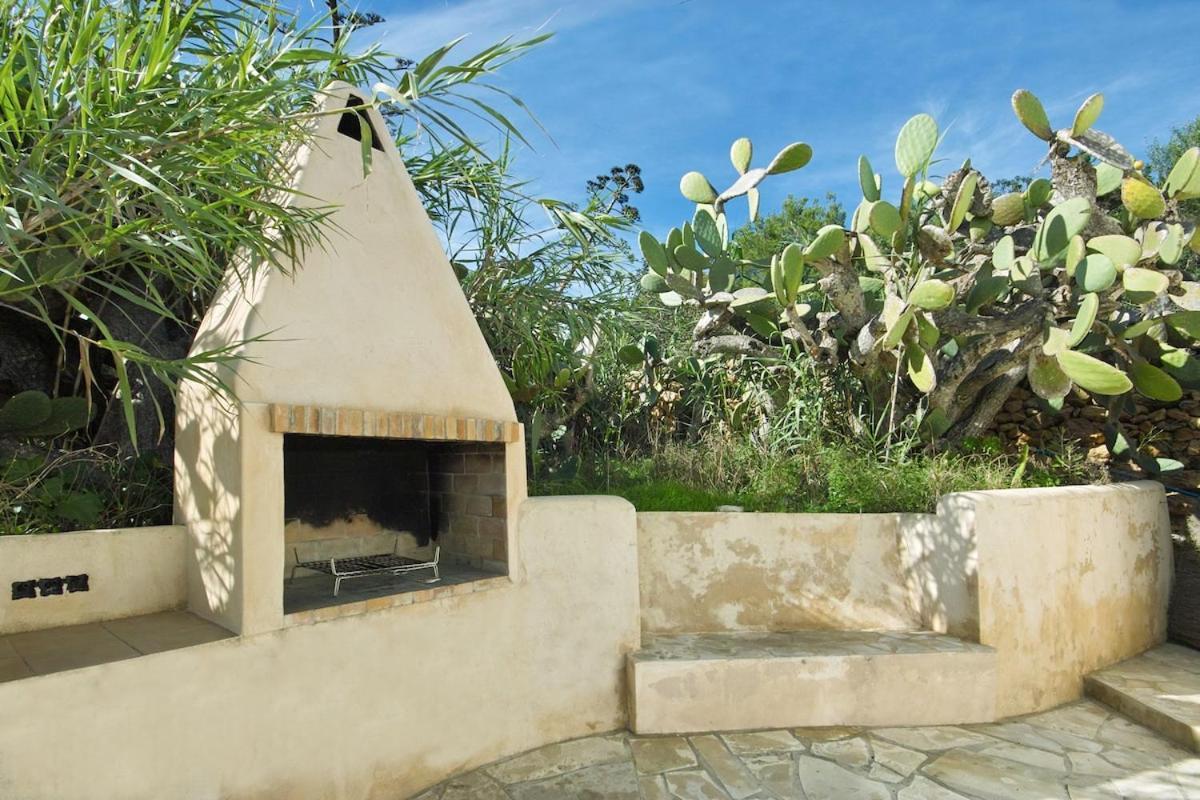 Villa Colonial Wifi, Private Swimmingpool, Aircon Es Cubells