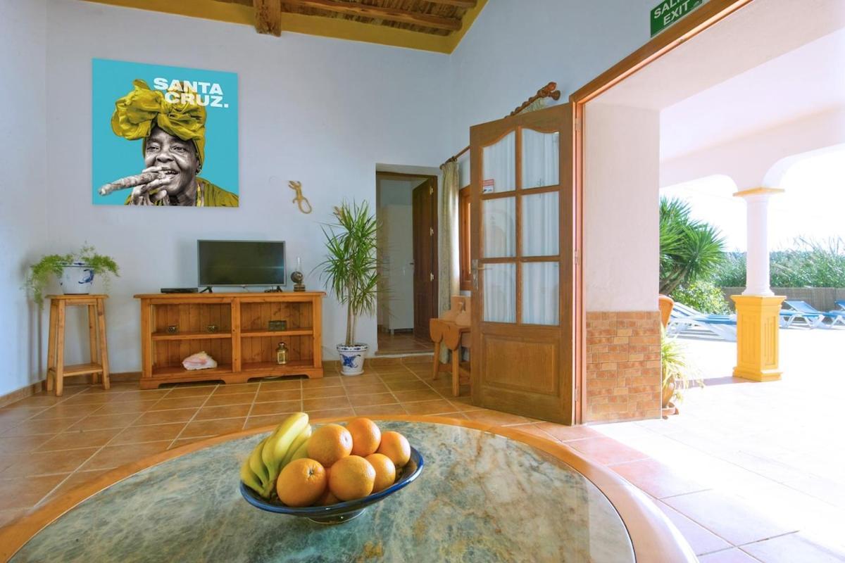 Villa Colonial Wifi, Private Swimmingpool, Aircon *