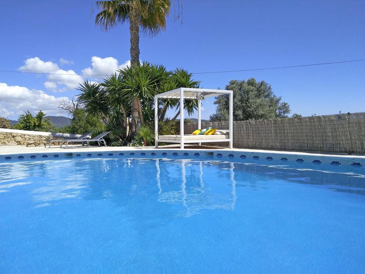 Villa Colonial Wifi, Private Swimmingpool, Aircon Es Cubells