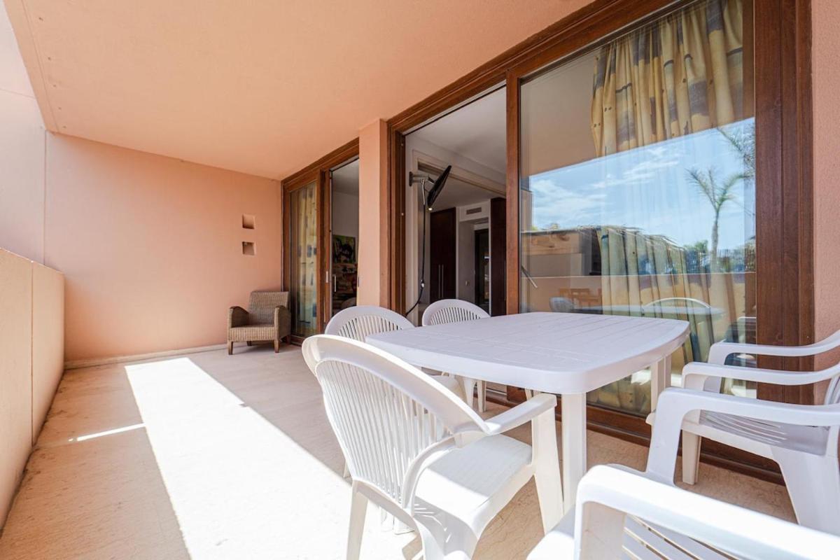 Apartment Amazing Seafront Den Bossa 3 *