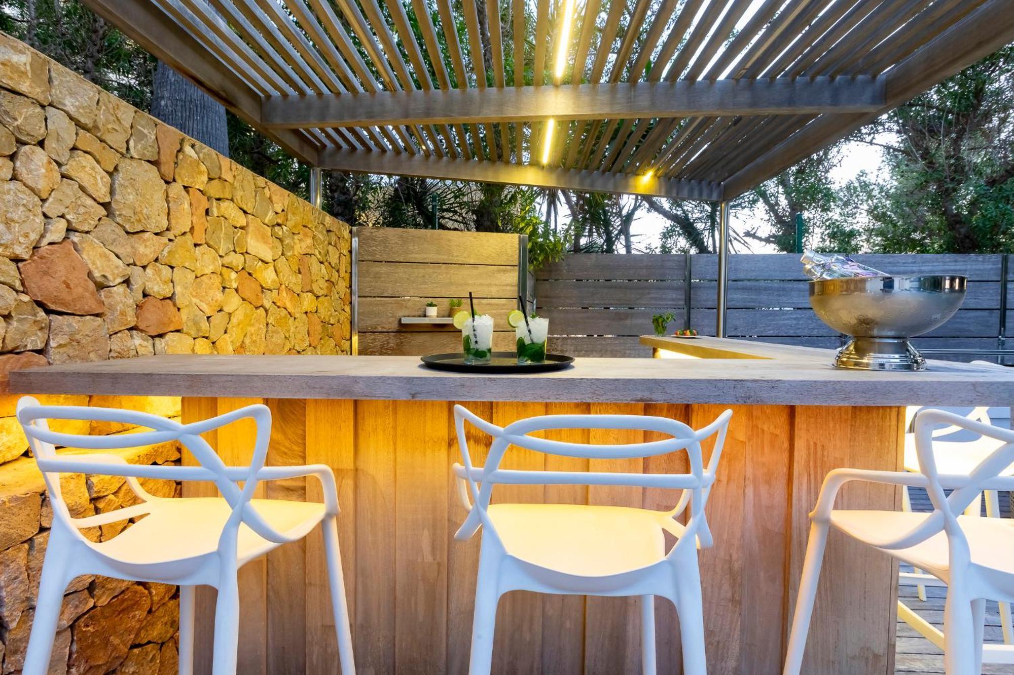 In Cala Salada Sleeps 14 San Antonio (Ibiza)