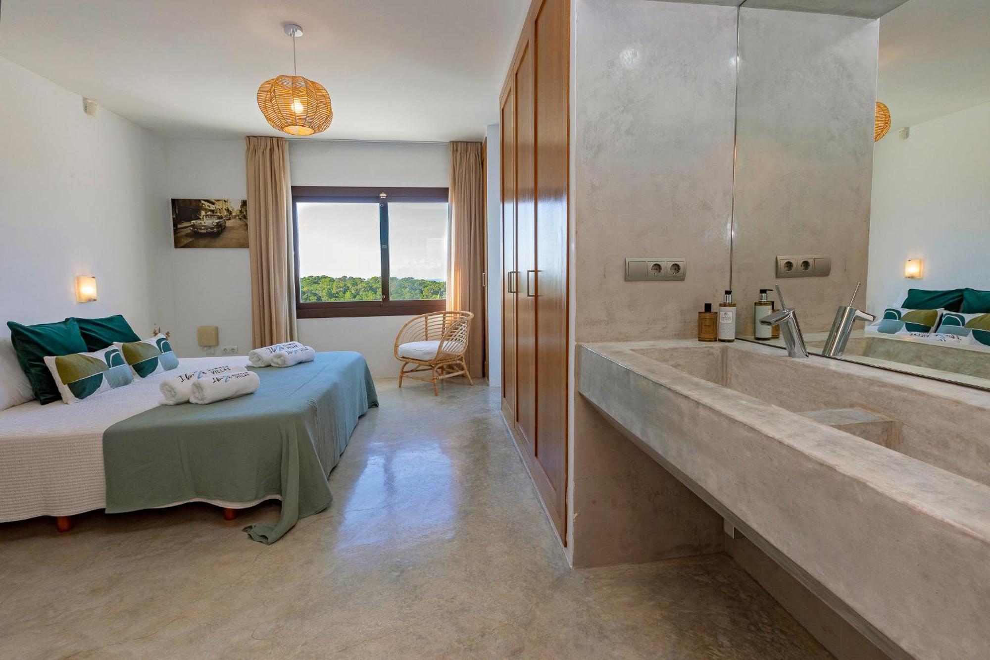 Villa In Cala Salada Sleeps 14