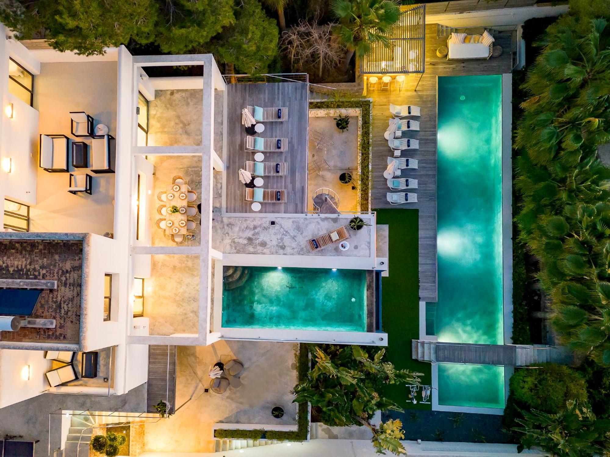 In Cala Salada Sleeps 14 Villa San Antonio (Ibiza)