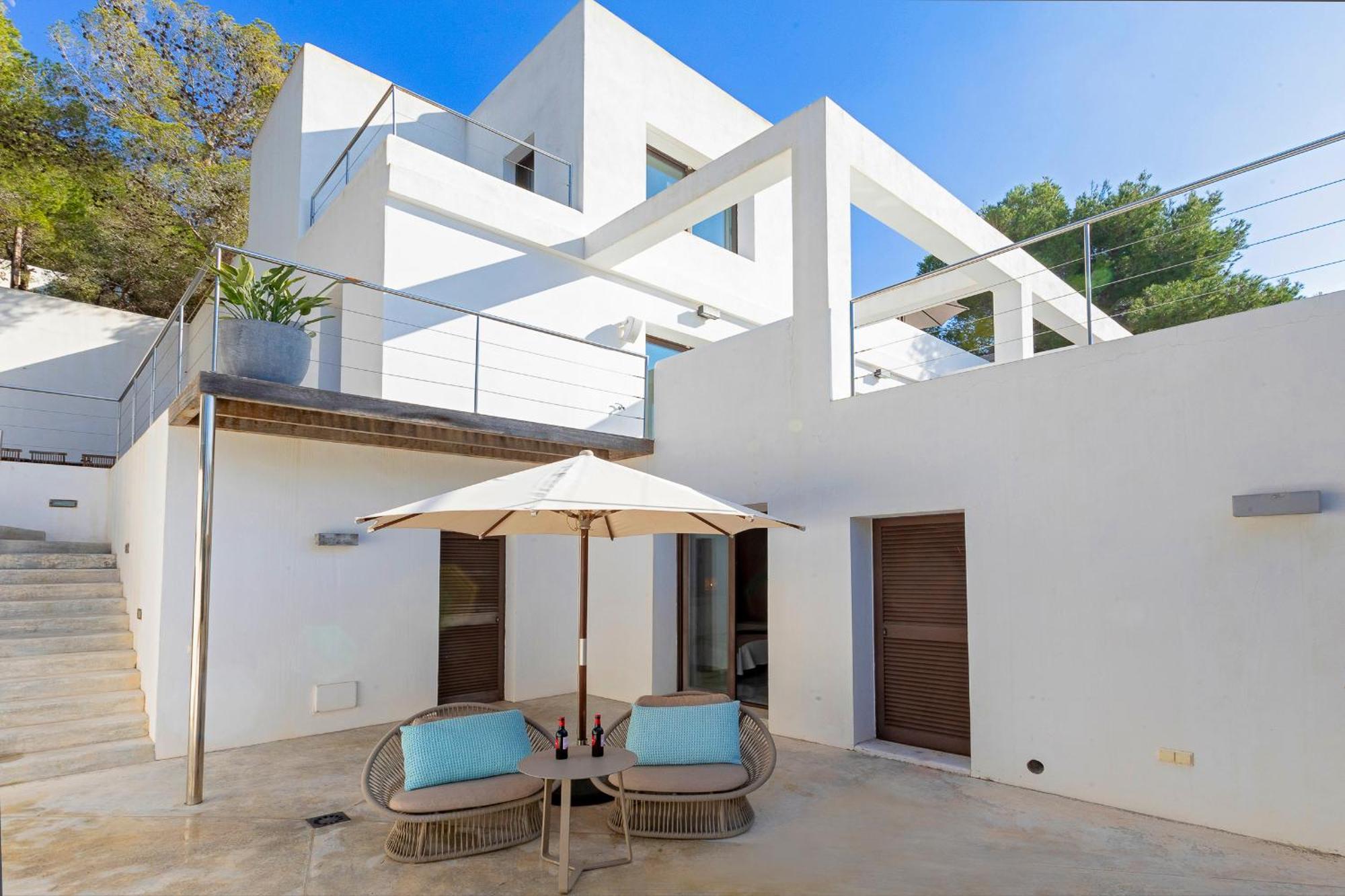 In Cala Salada Sleeps 14 * San Antonio (Ibiza)