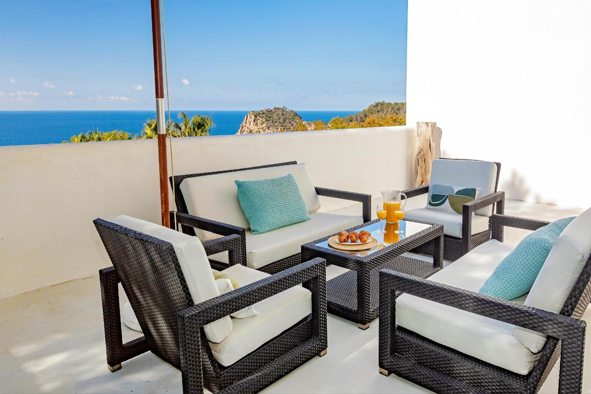 In Cala Salada Sleeps 14 Villa *