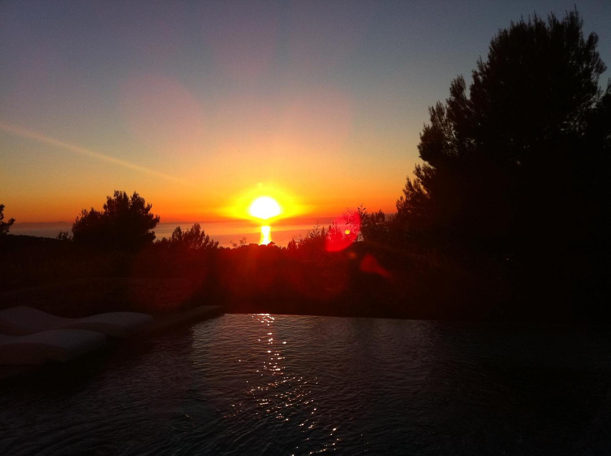 Sunset- Cala Tarida Pousada