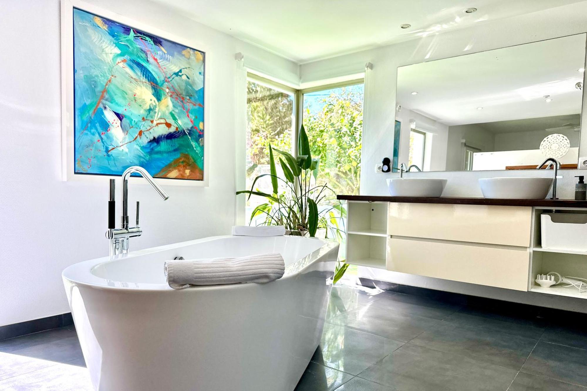 Stylish Ibiza Near Beaches Private Pool & Lush Garden Villa