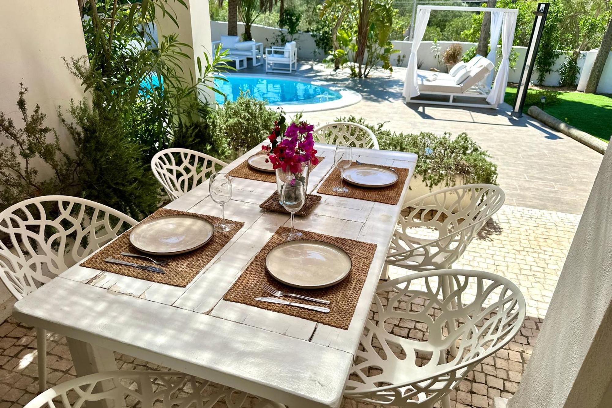 Stylish Ibiza Near Beaches Private Pool & Lush Garden Cala Llonga (Ibiza)