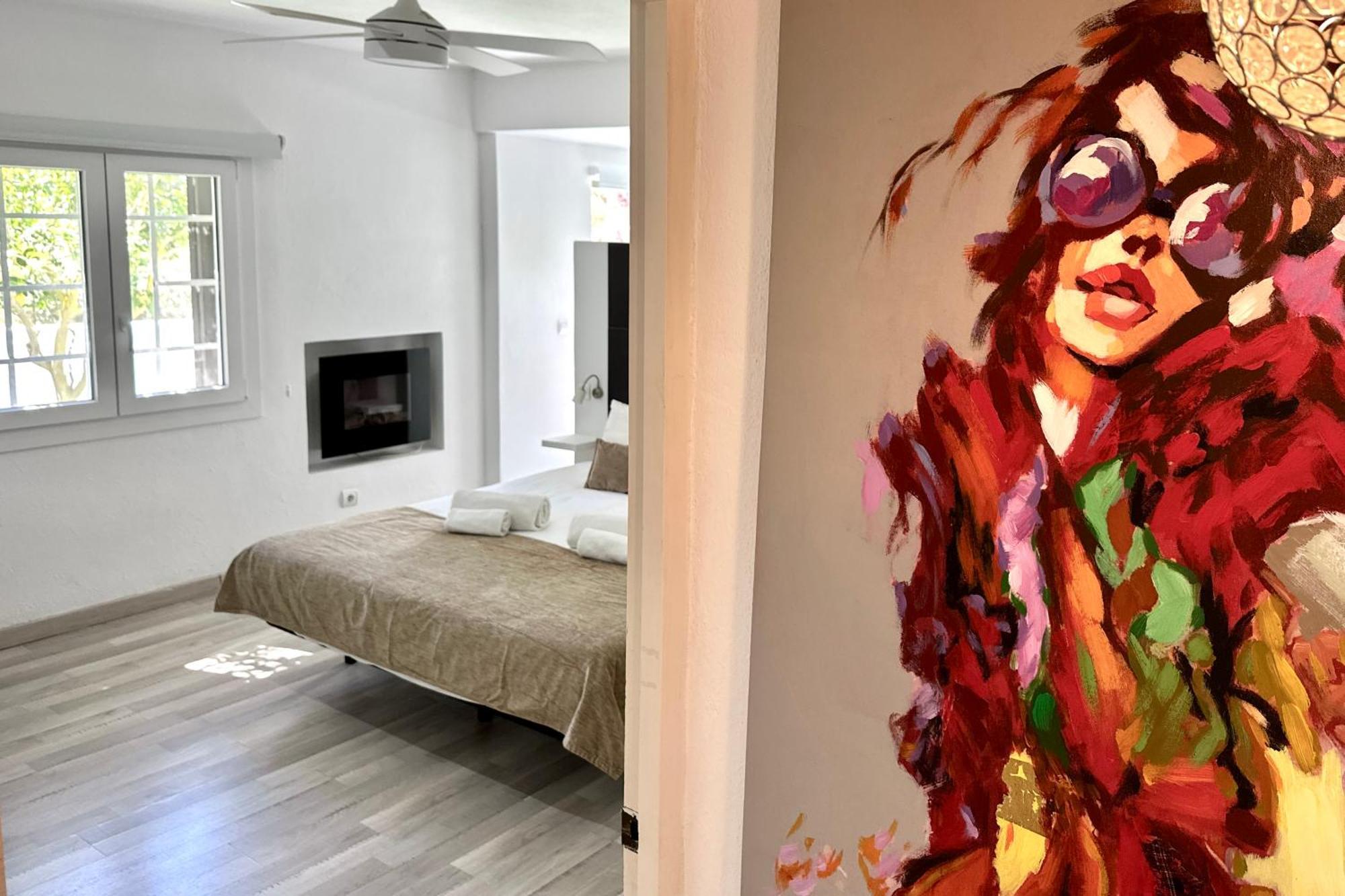 Stylish Ibiza Near Beaches Private Pool & Lush Garden * Cala Llonga (Ibiza)