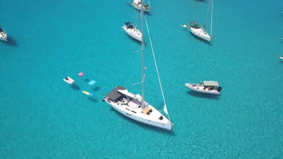 Velero Ariel Botel *