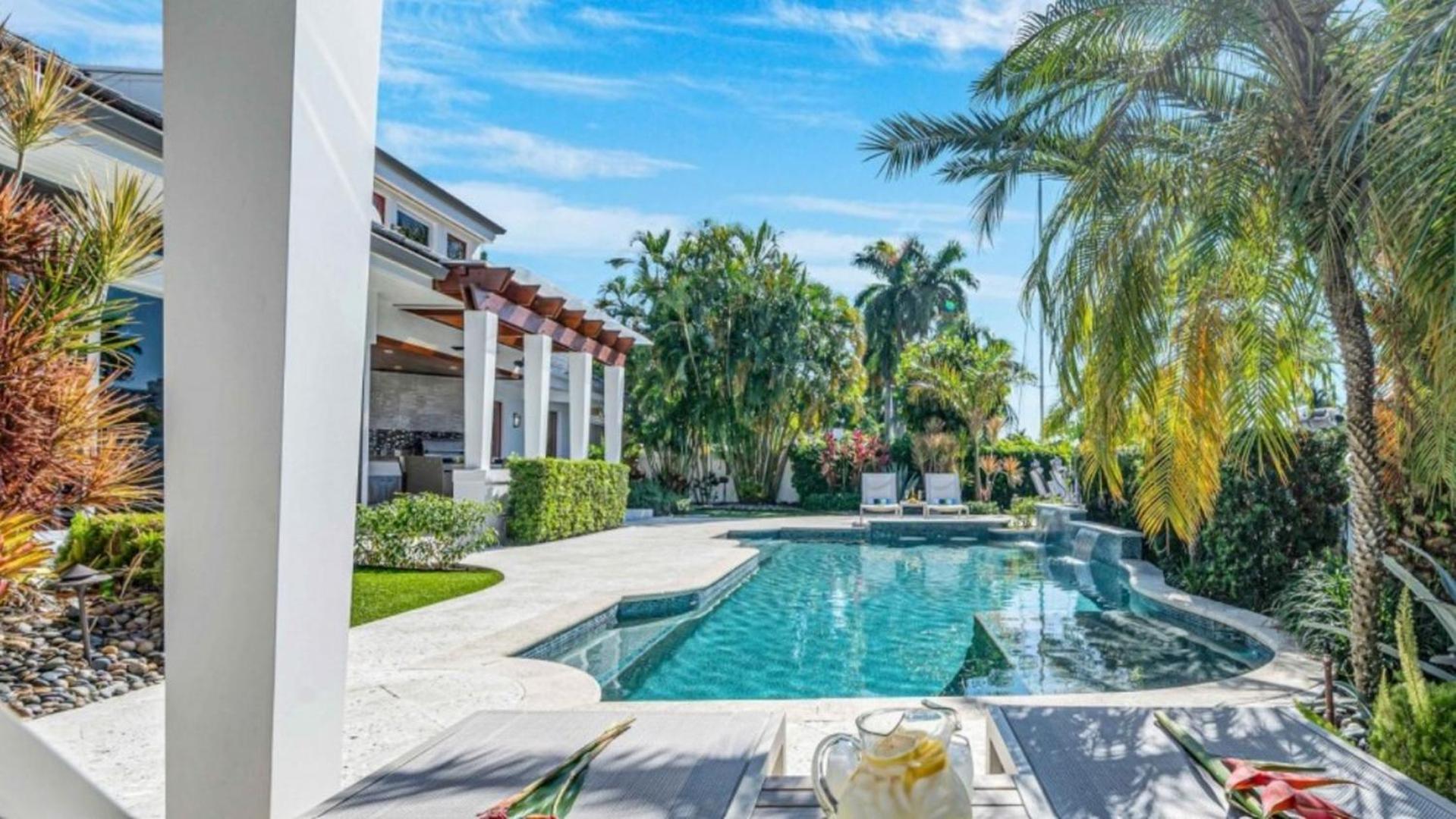 Villa Saserra Premiumvillasib *