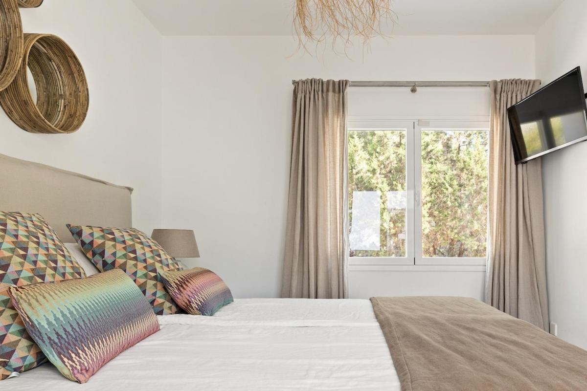 Villa Beautiful 3 Minutes Near Cala Jondal BALEARIC ISLANDS