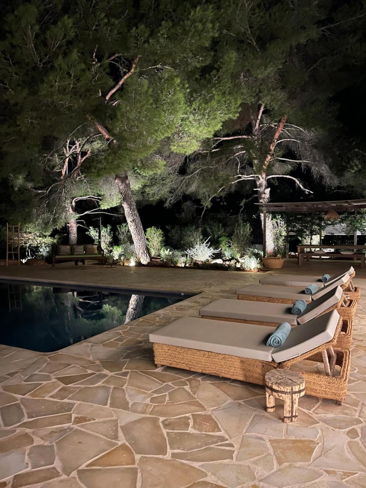Beautiful 3 Minutes Near Cala Jondal Villa *