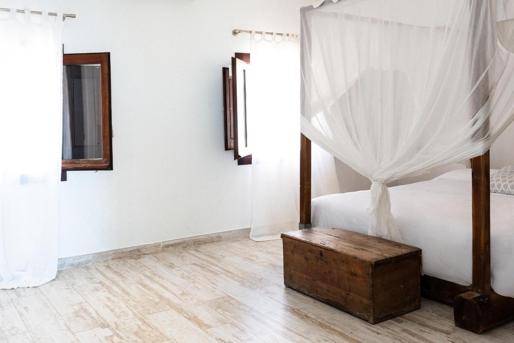 Calyssa Luxury Near Center