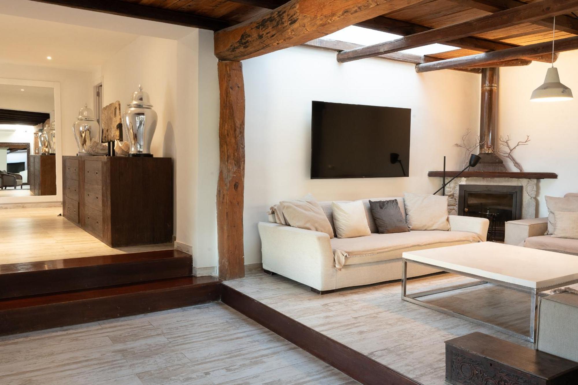 Calyssa Luxury Near Center Villa