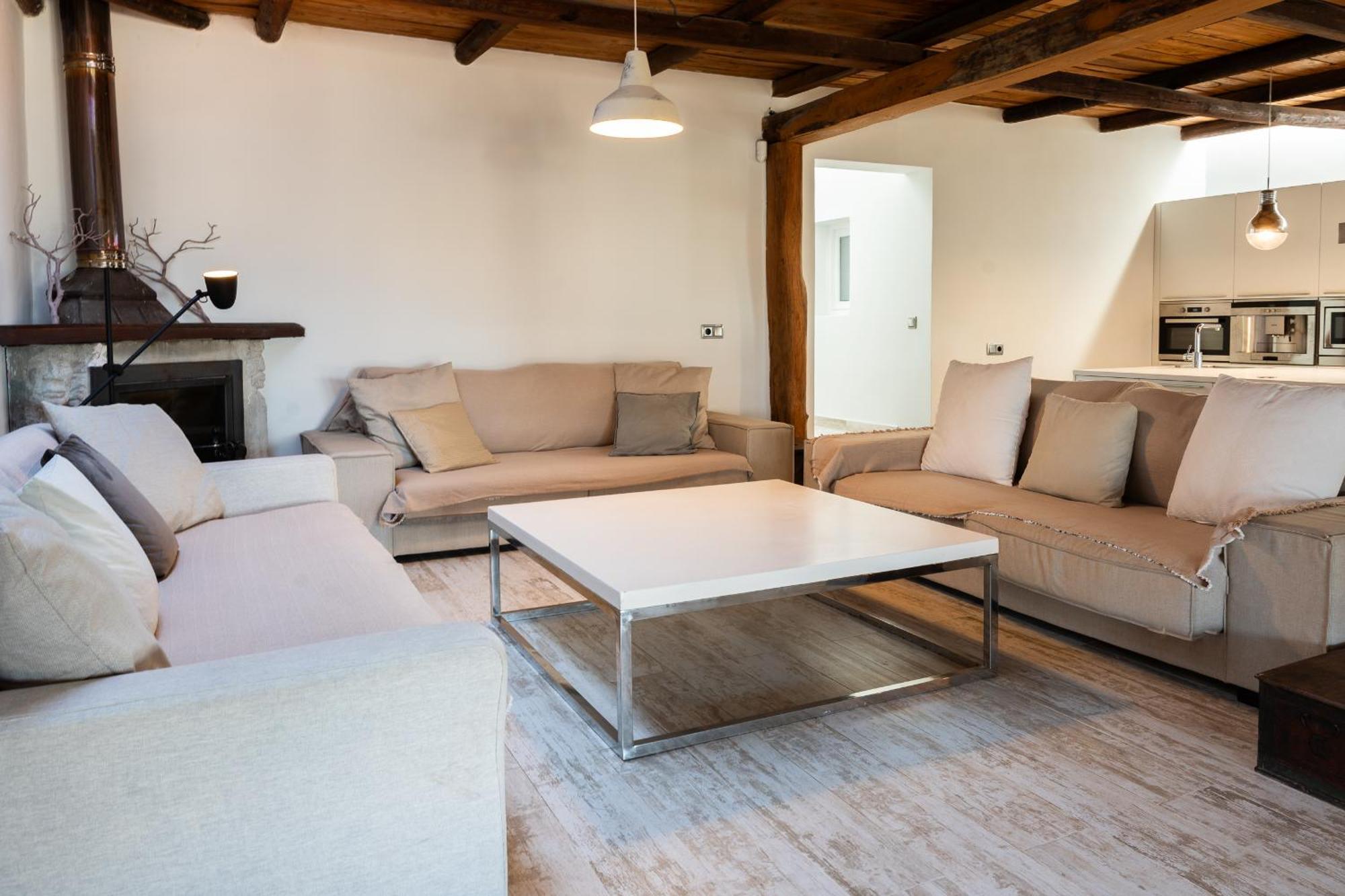 Villa Calyssa Luxury Near Center