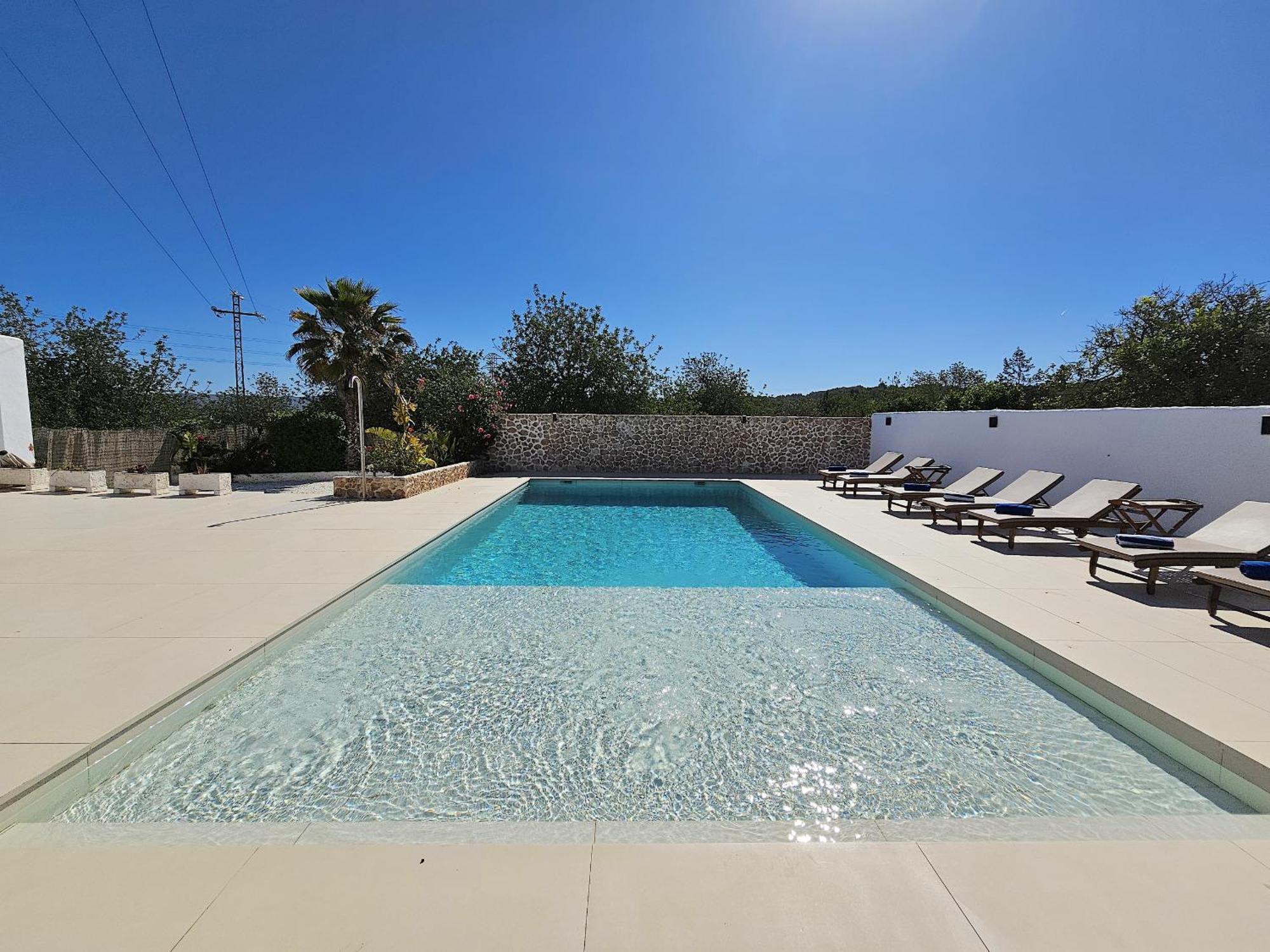 Villa Inibiza - *