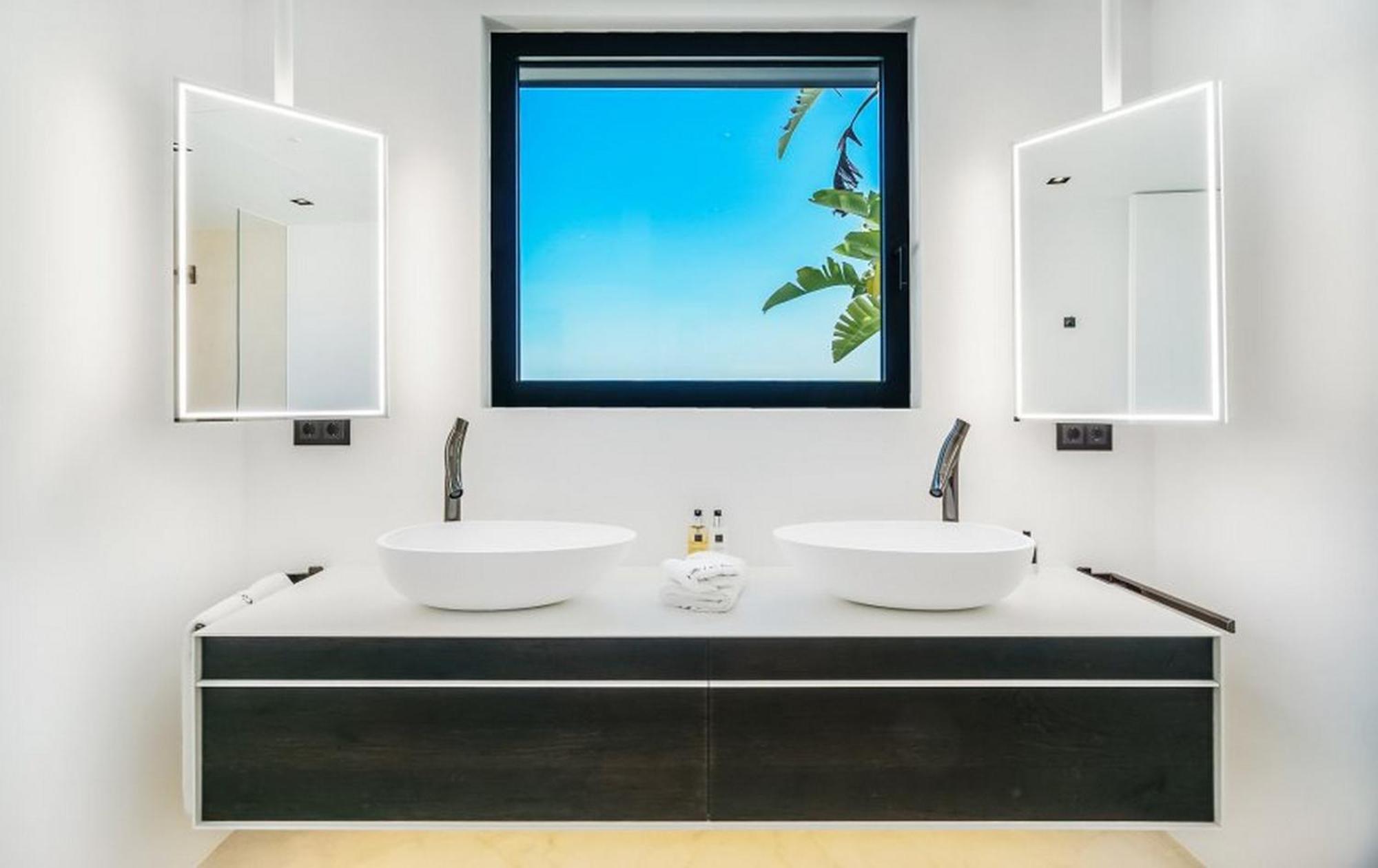 Ideal Location, Seaview Apartment