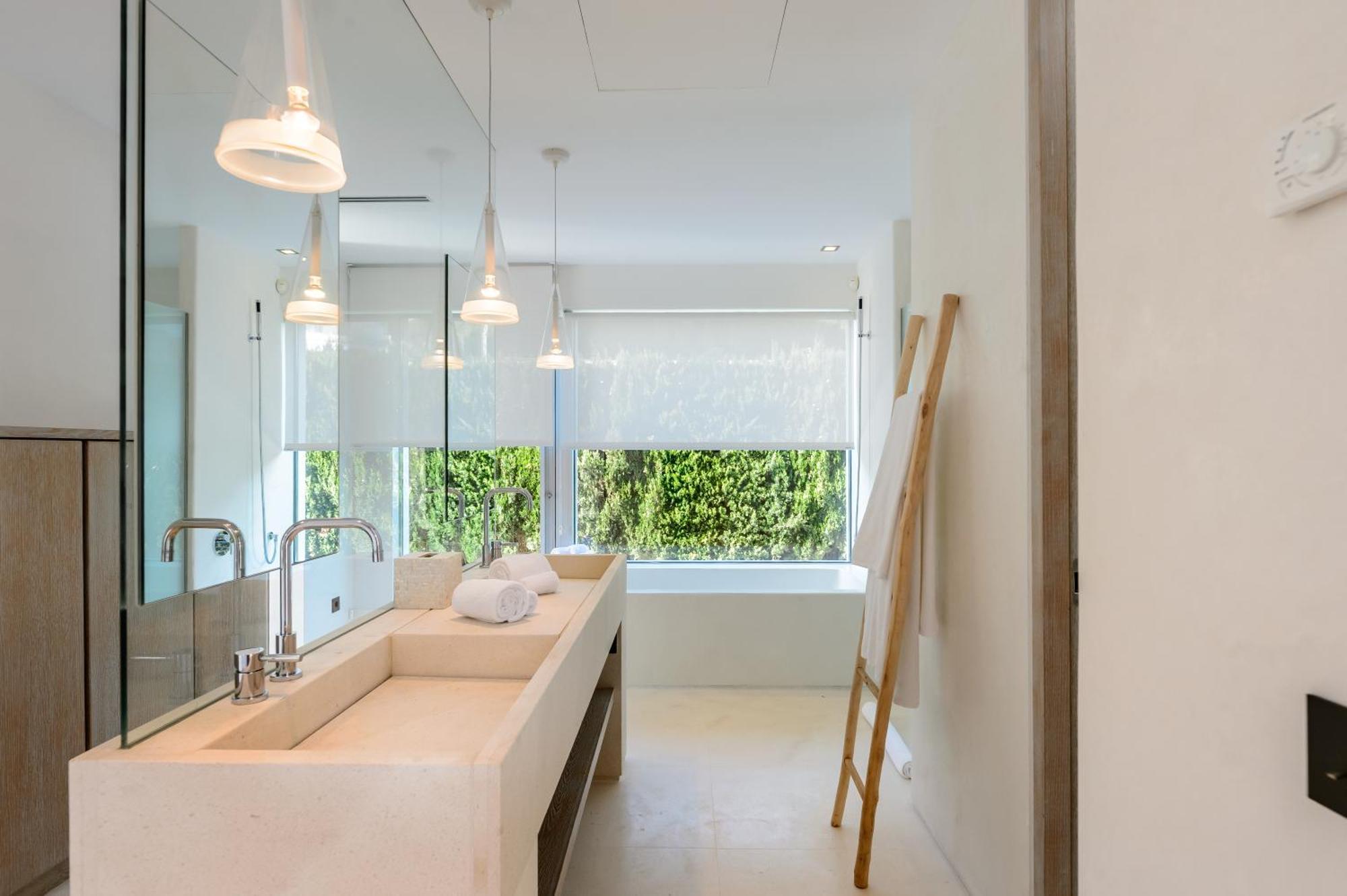 Zelmar - Tranquility And Privacy In Cala Conta *