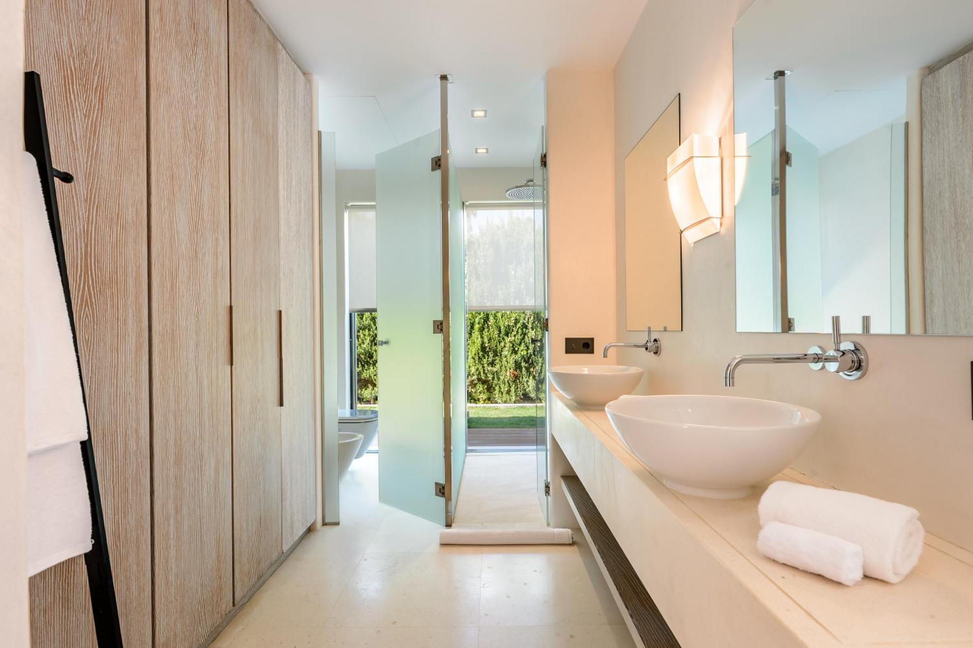 Zelmar - Tranquility And Privacy In Cala Conta