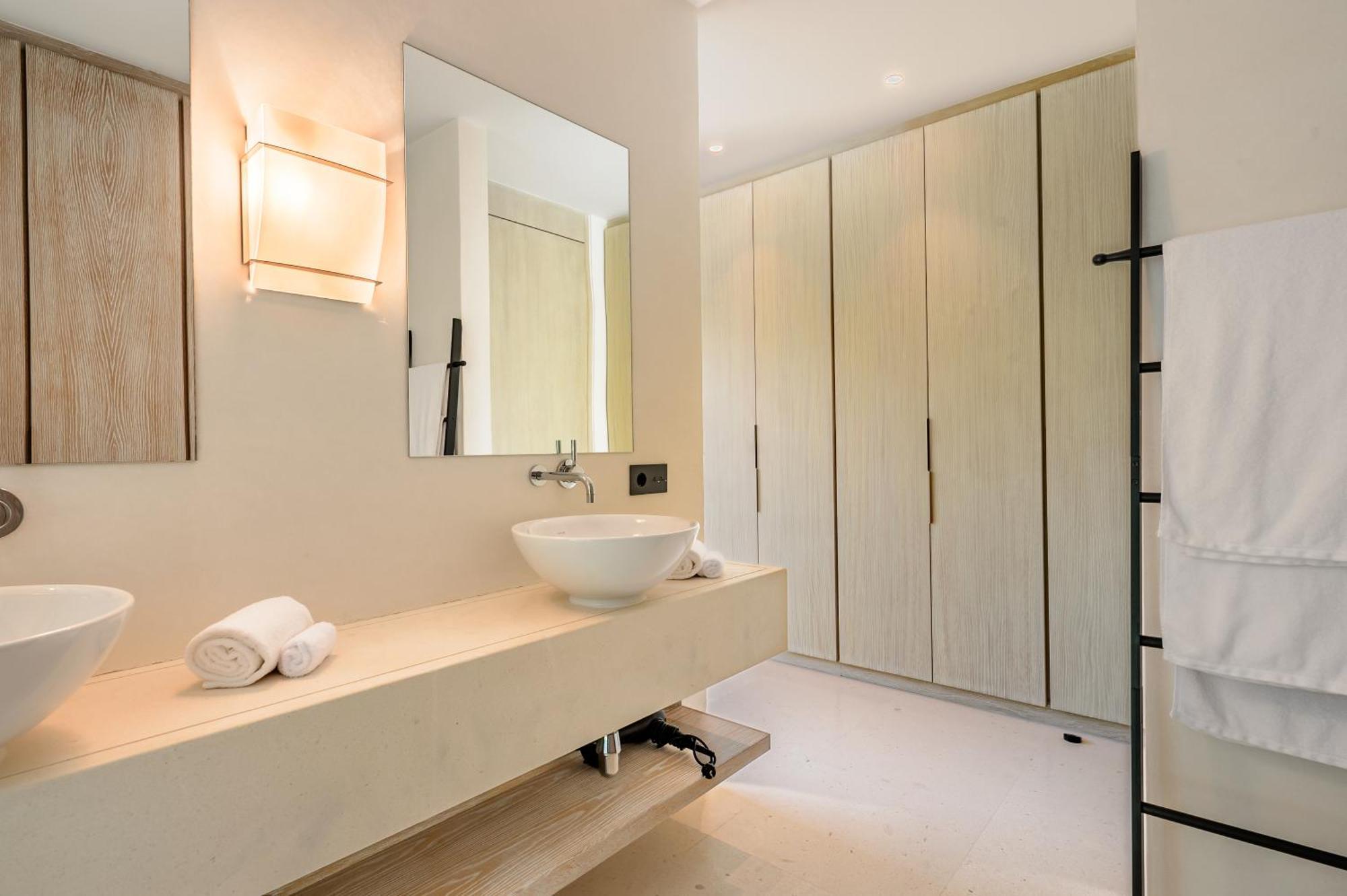 Zelmar - Tranquility And Privacy In Cala Conta *