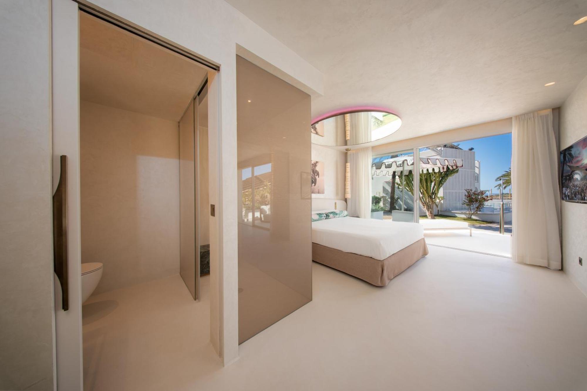 Hotel Destino Pacha Ibiza - Entrance to Pacha Club Included 5*