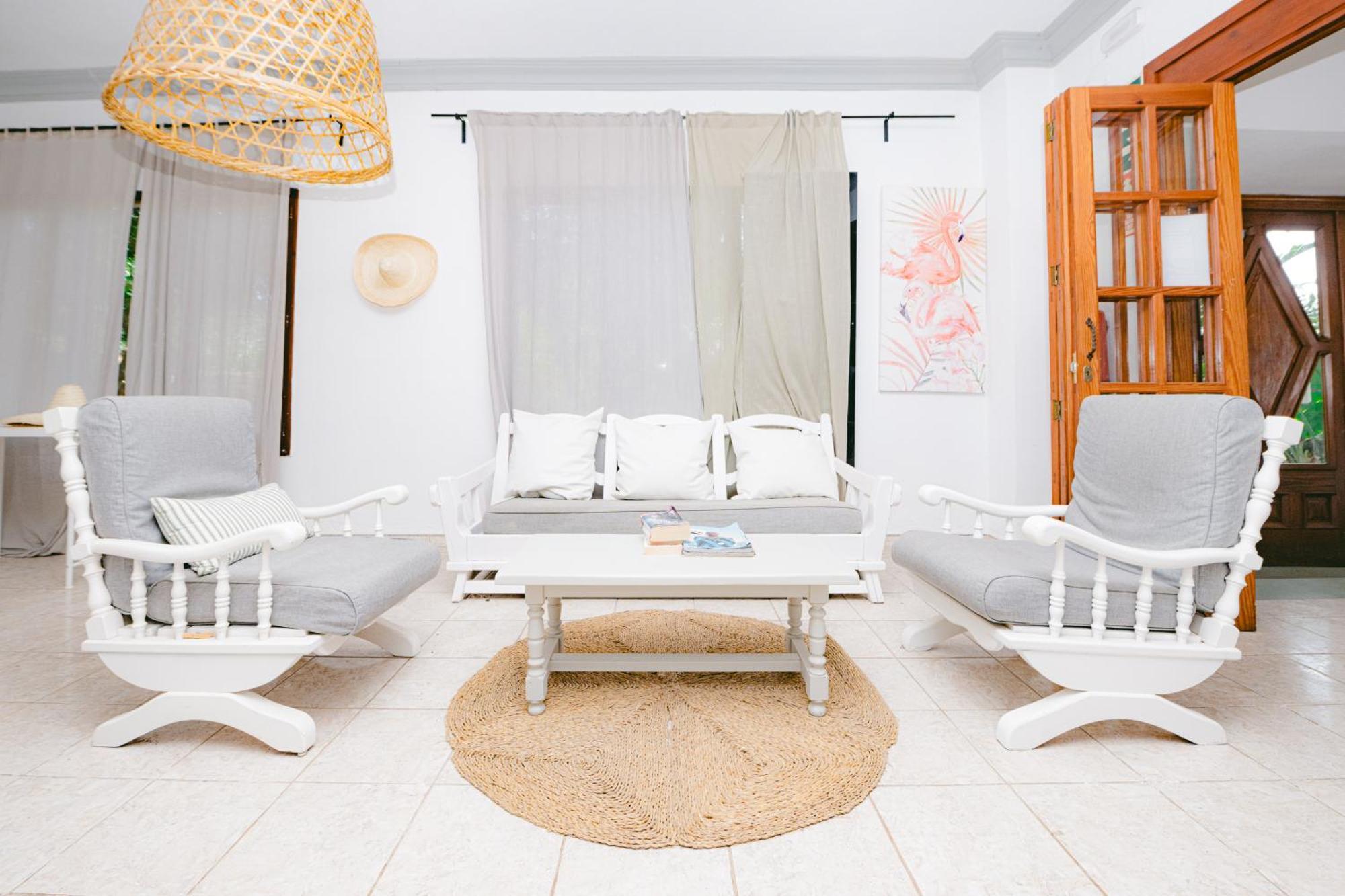 Flamingo By Nest Hostel