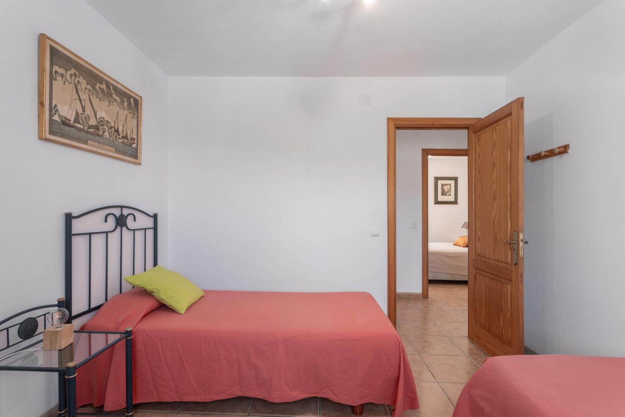 Ramón Villa *