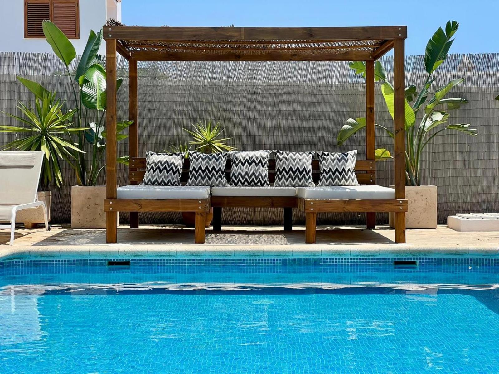 Villa In Playa Den Bossa, 5 Min Supermarketbbq Sant Jordi de ses Salines